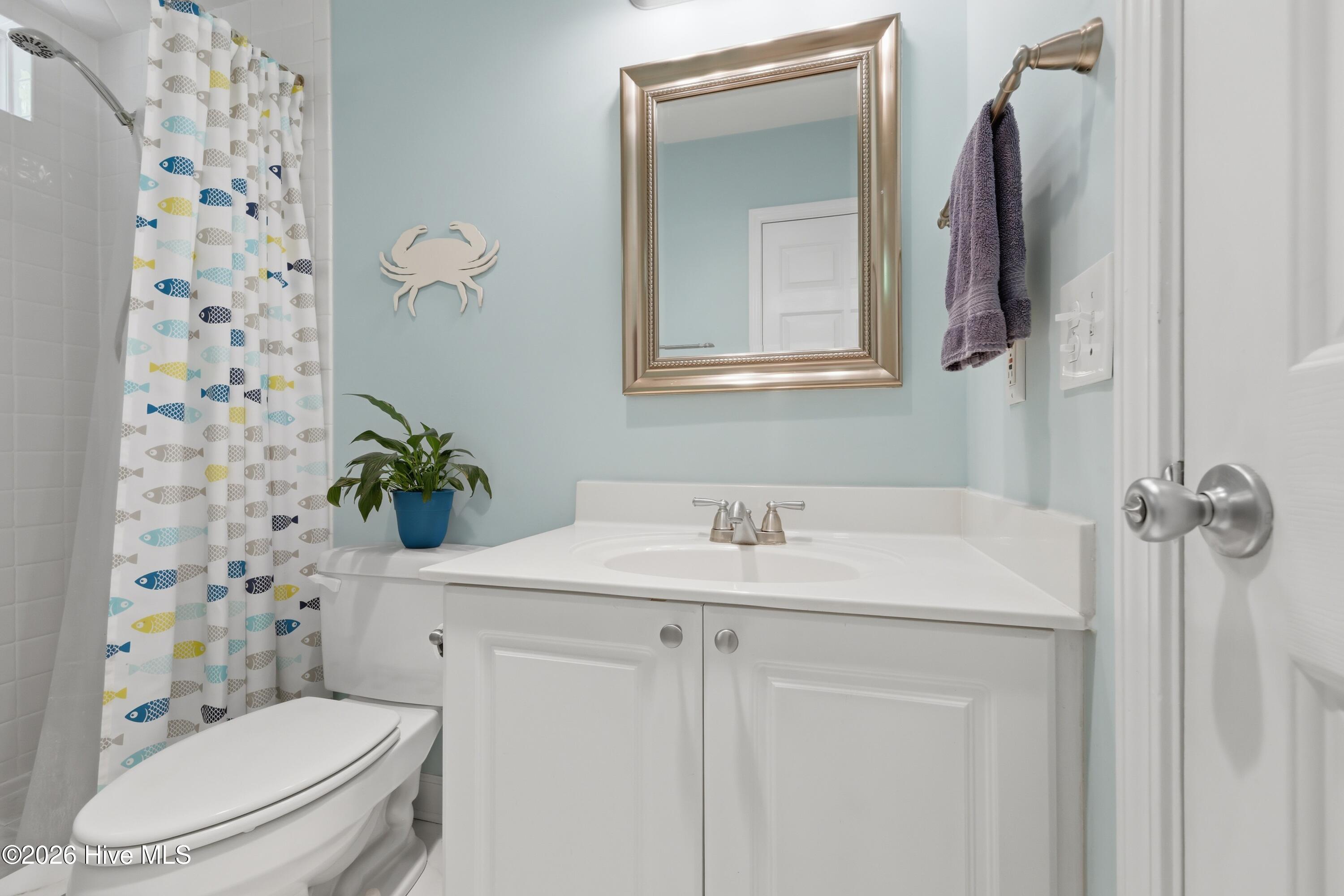 100568485 | Photo 35