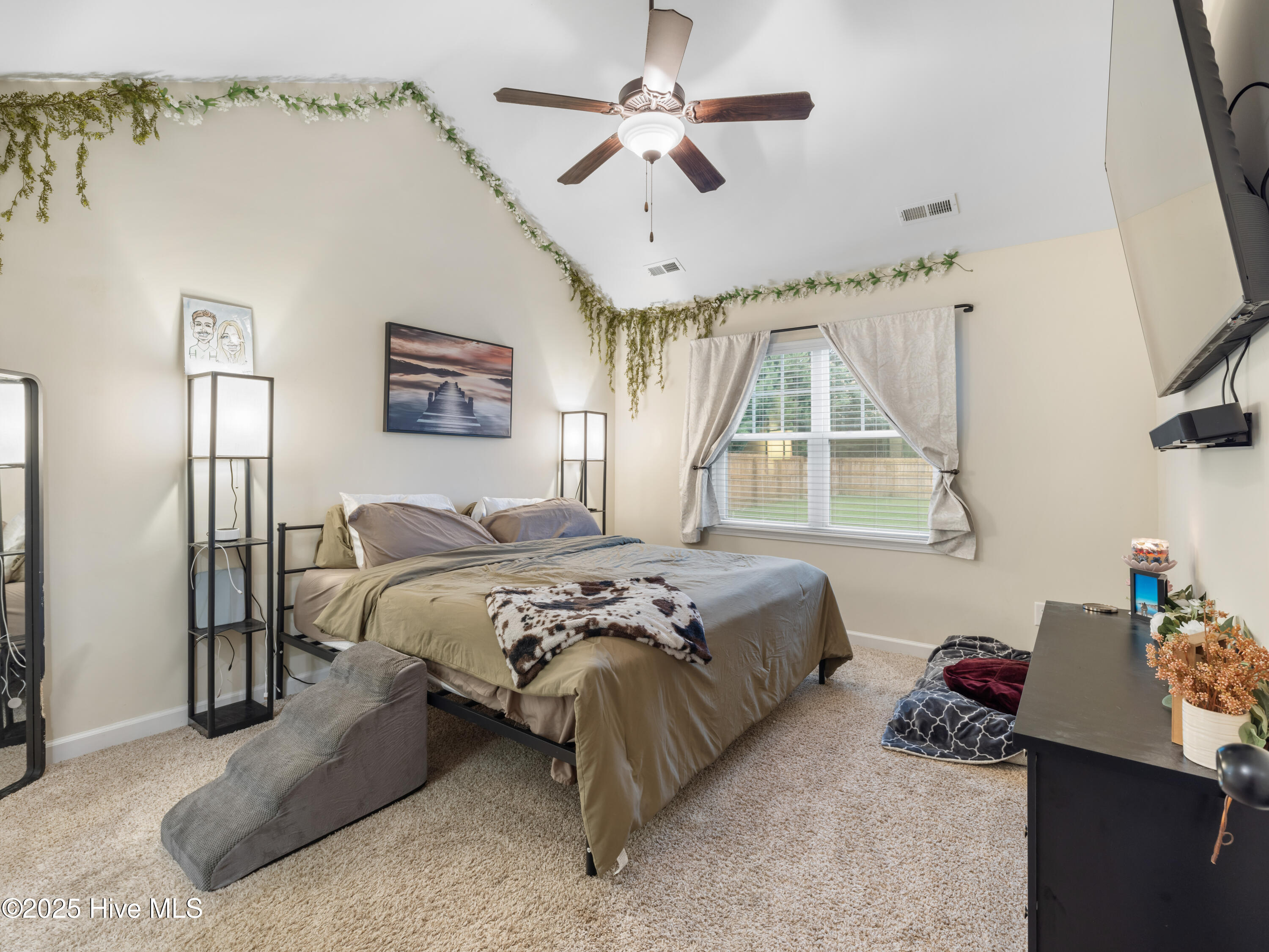 100512056 | Photo 28