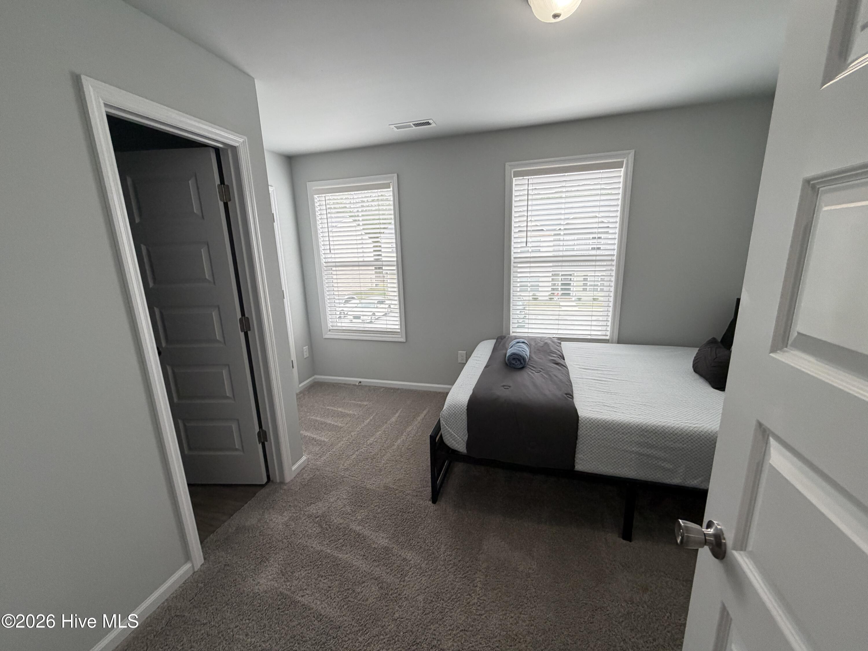 100559348 | Photo 11