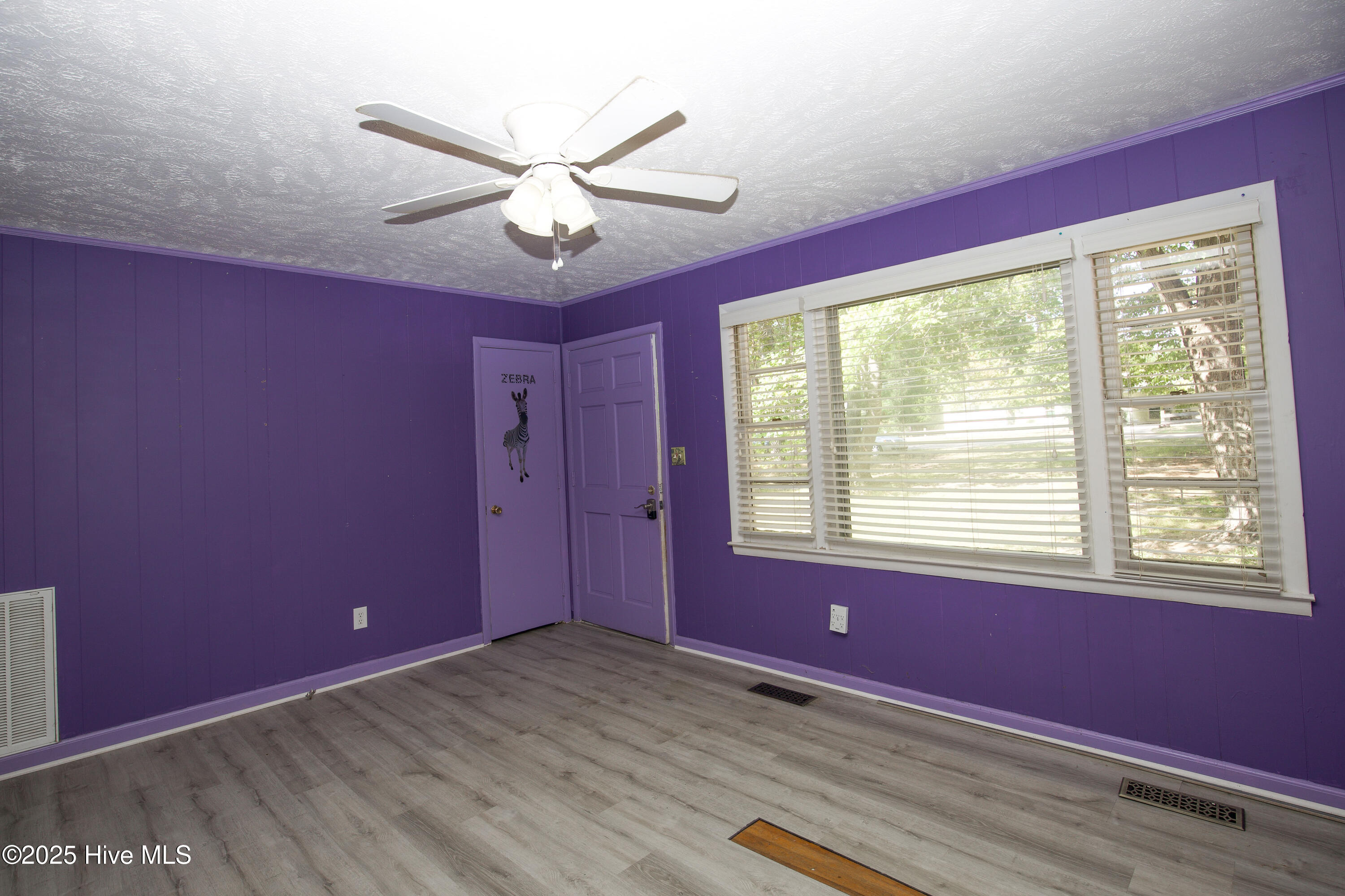 LivingRoomAngledToFrontDoor