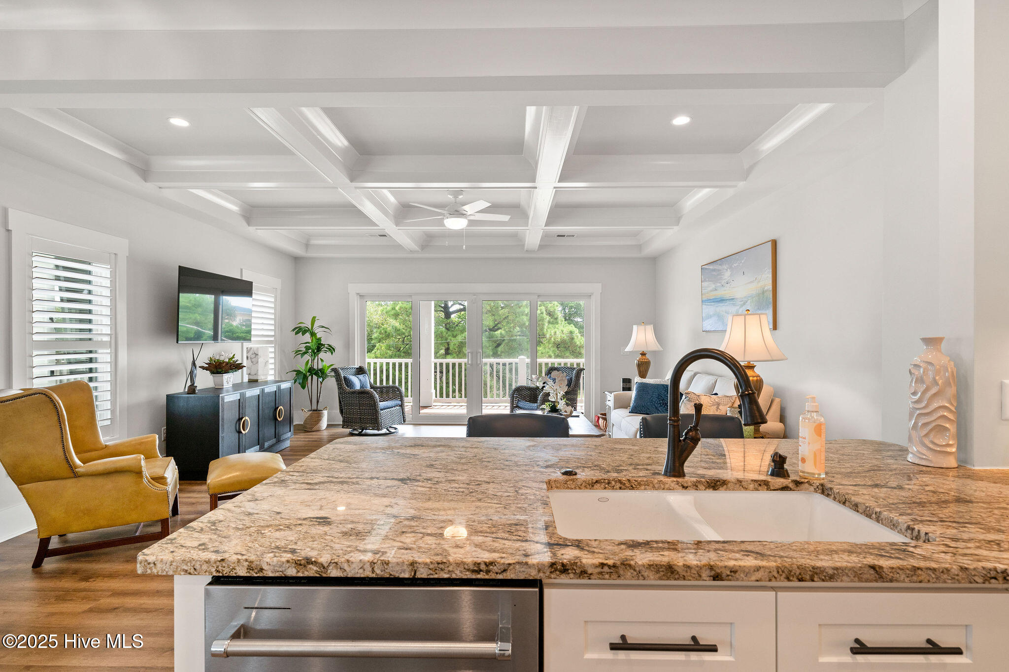 100538884 | Photo 16