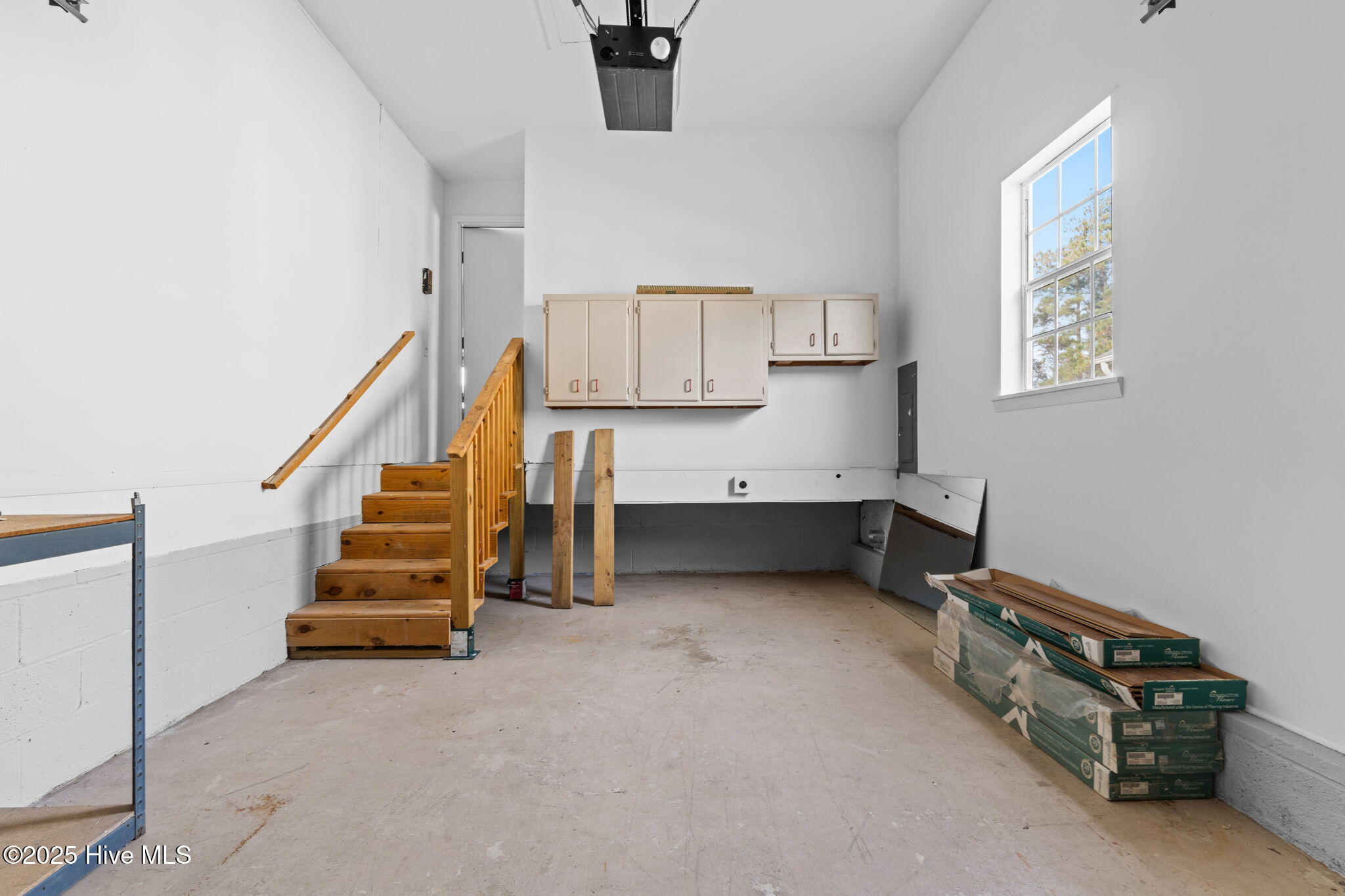 100543279 | Photo 41