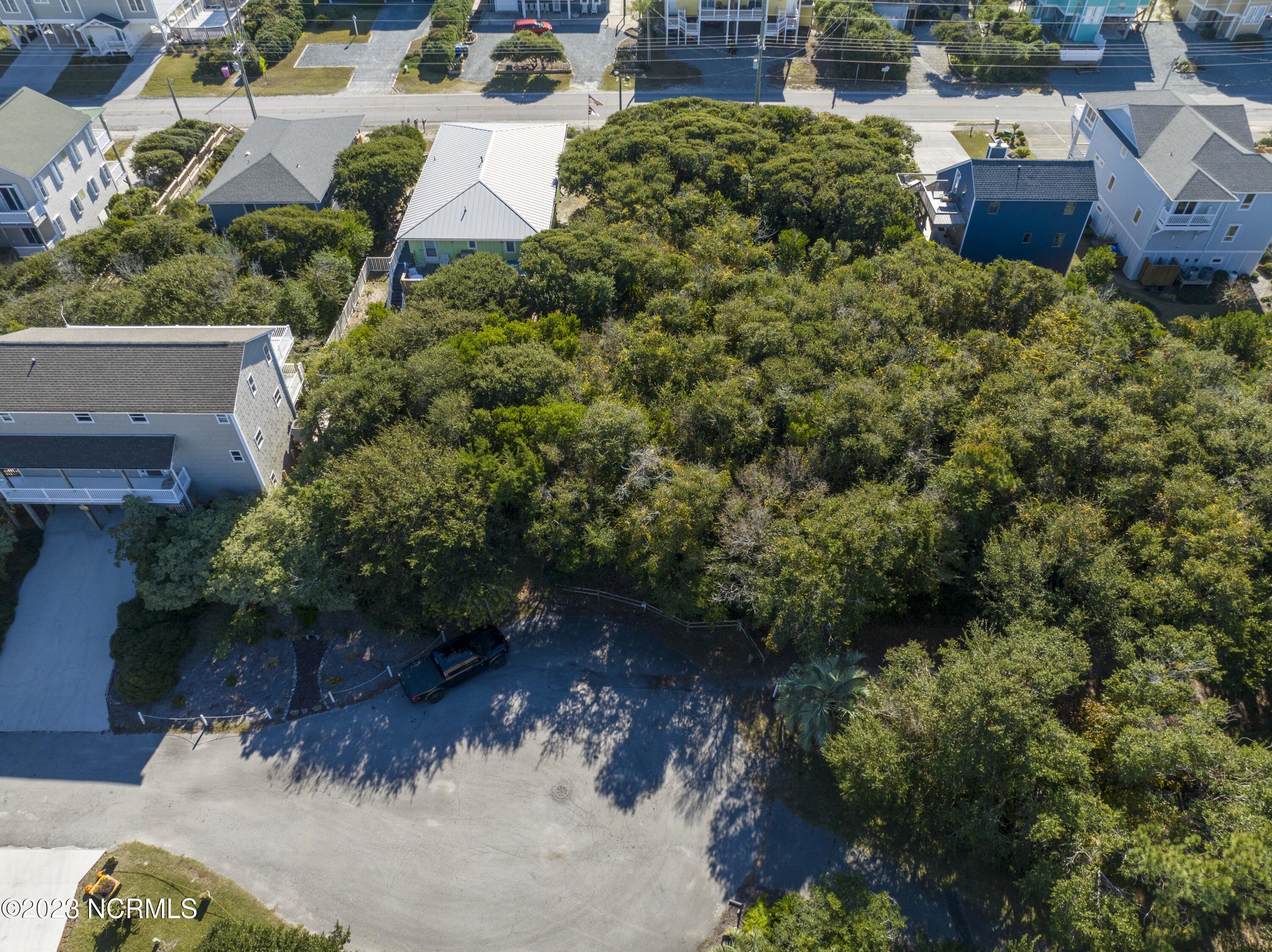 100570104 | Photo 24