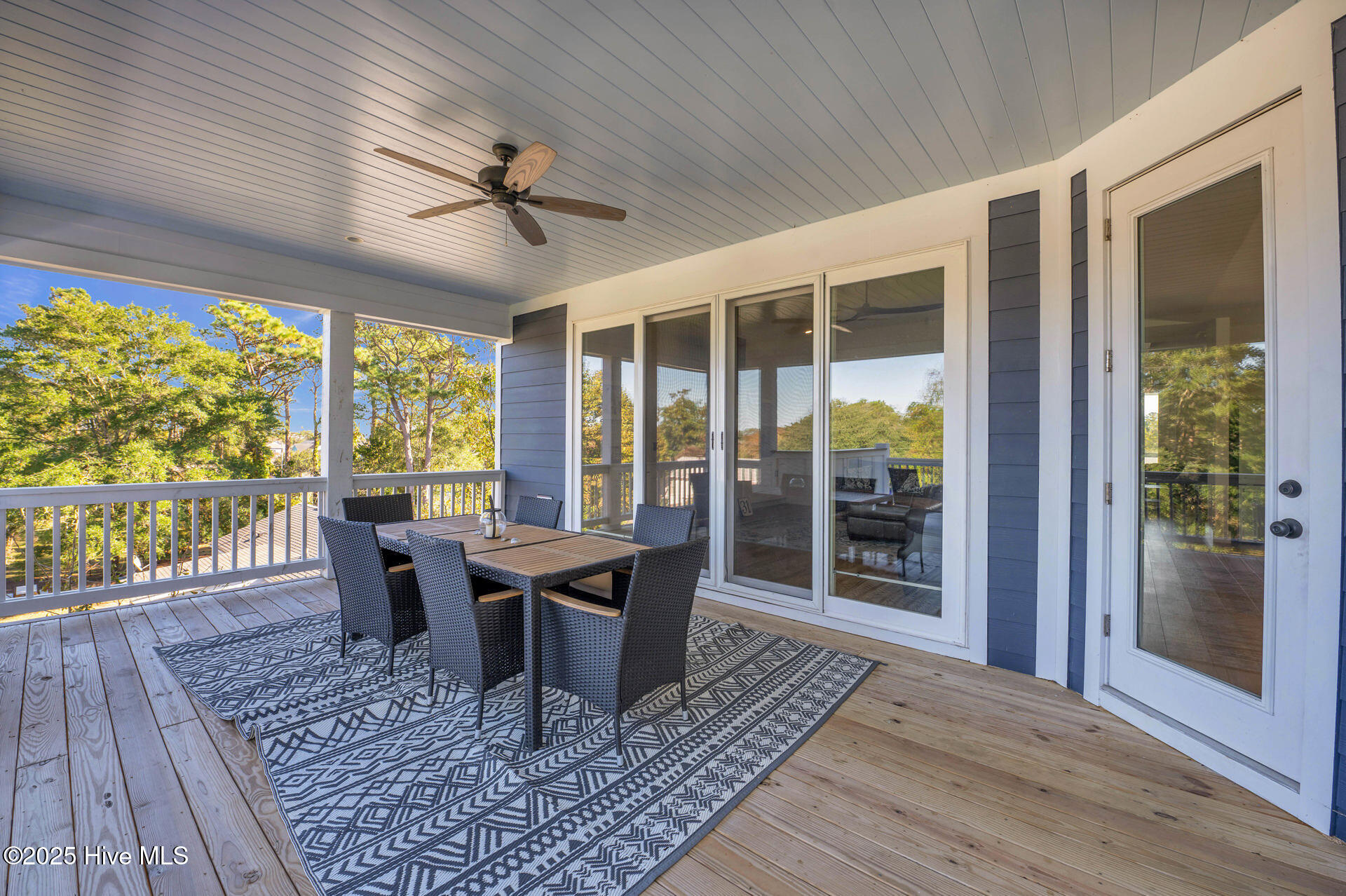 100539470 | Photo 32