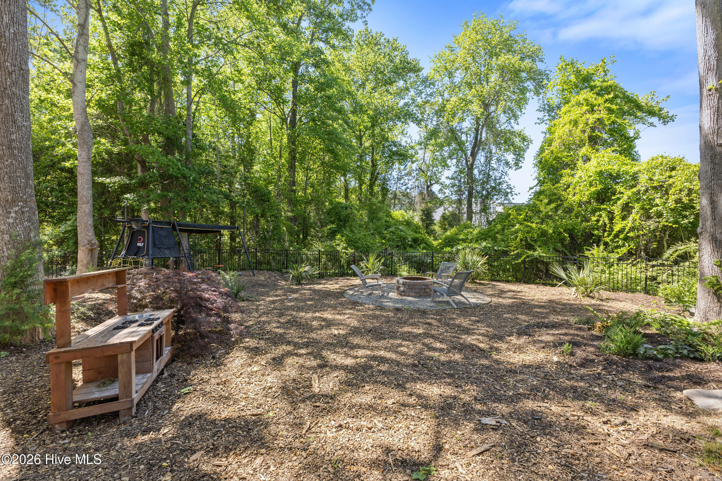 100570688 | Photo 62