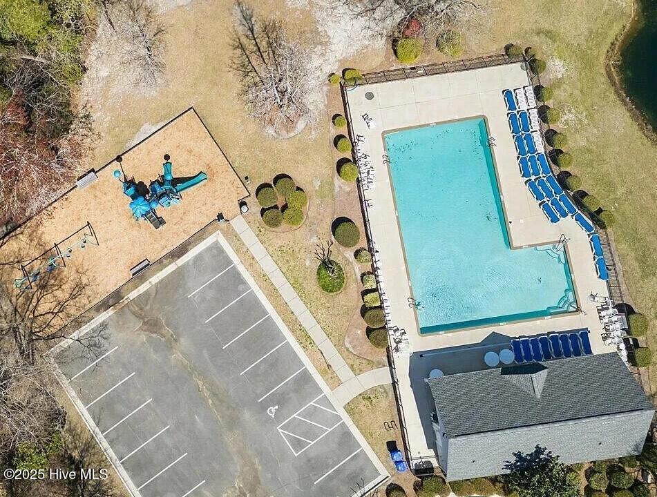 100520505 | Photo 32