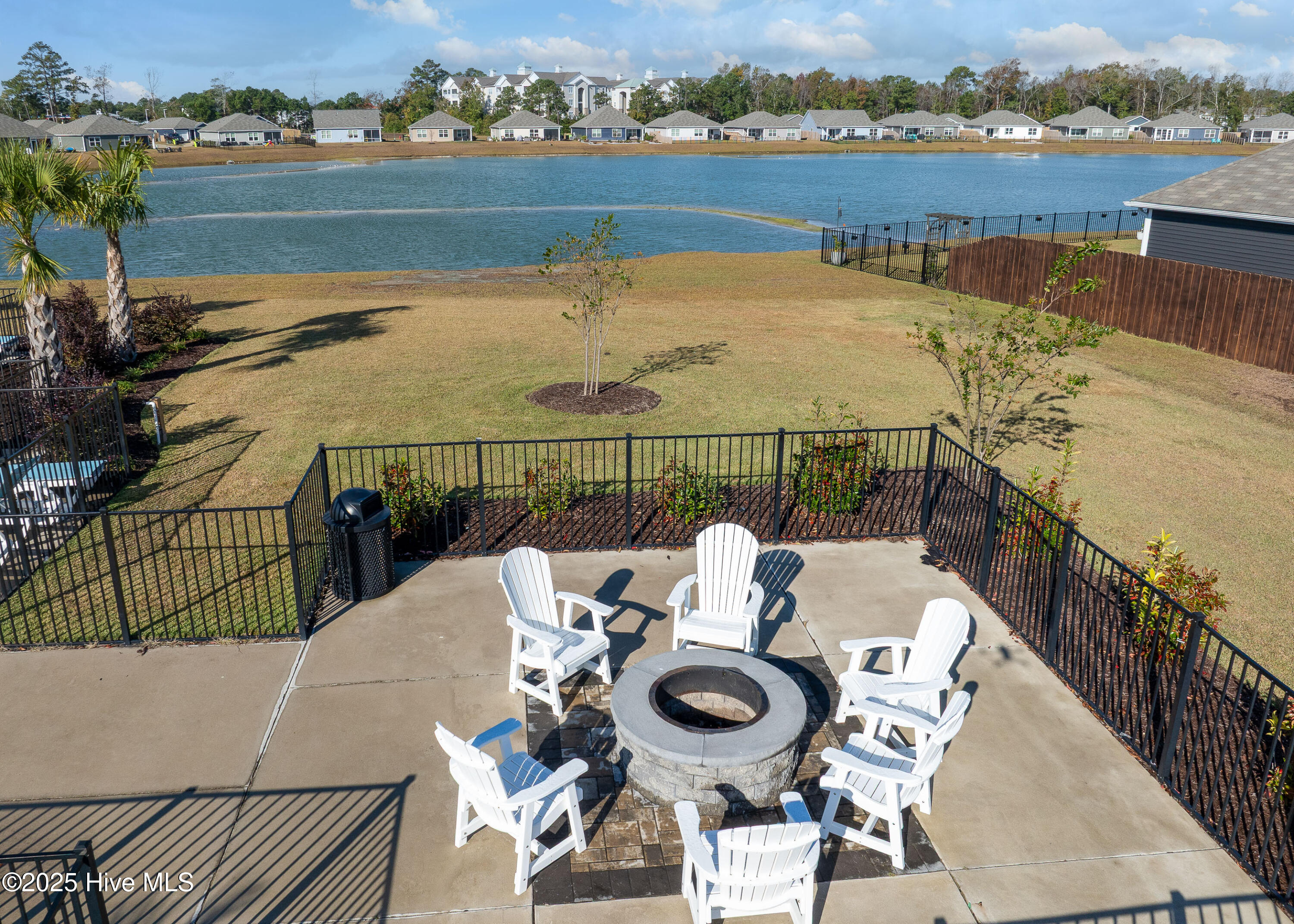 100543379 | Photo 40