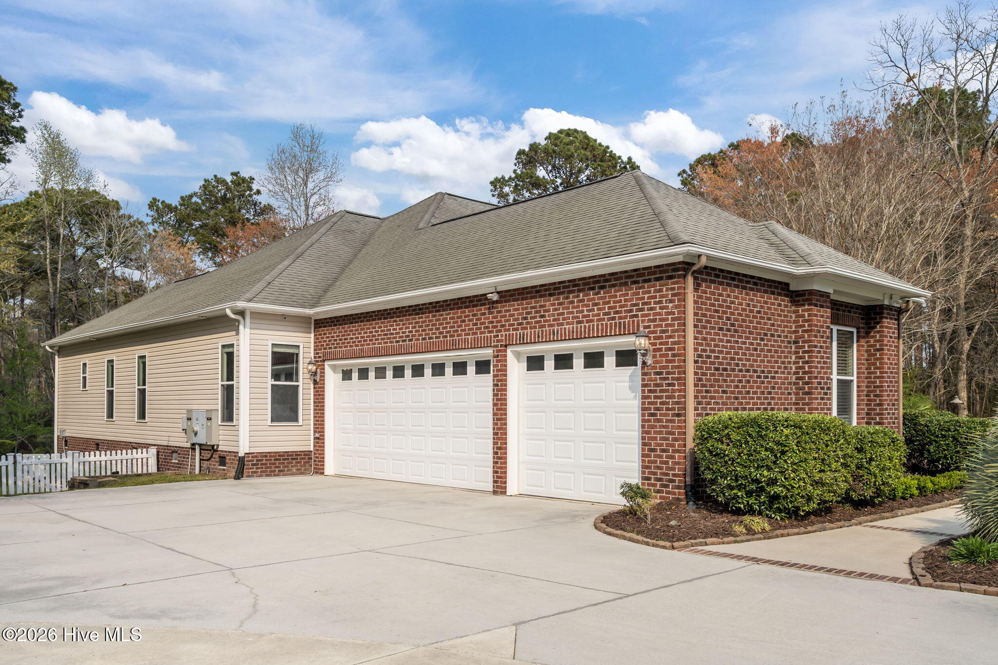 100562533 | Photo 48