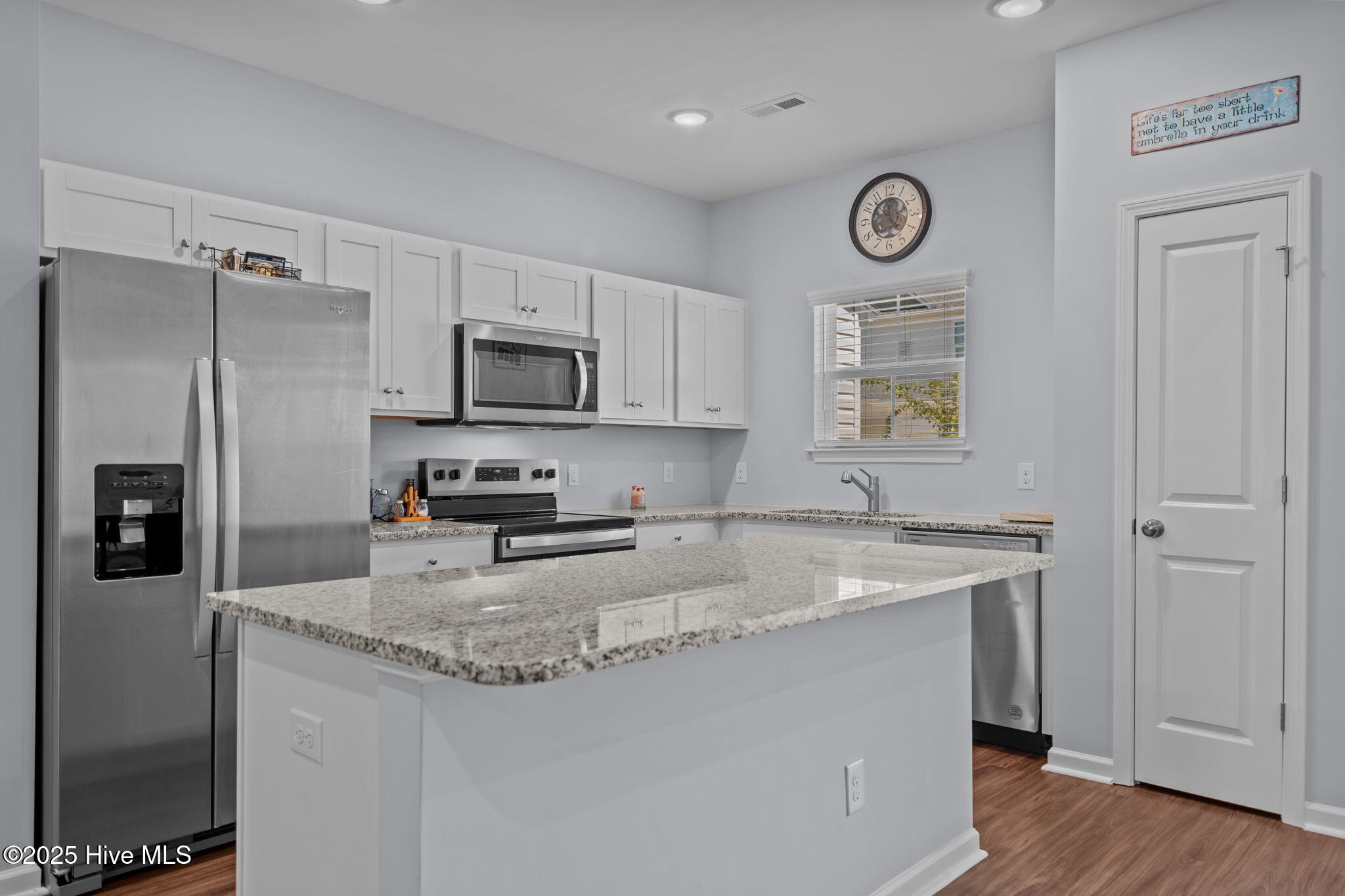 100527682 | Photo 10