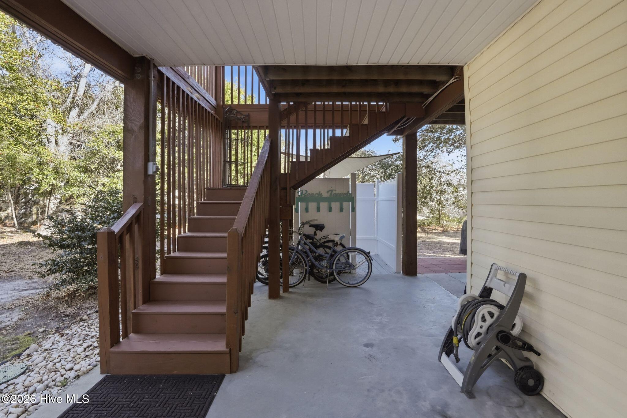 100555111 | Photo 79