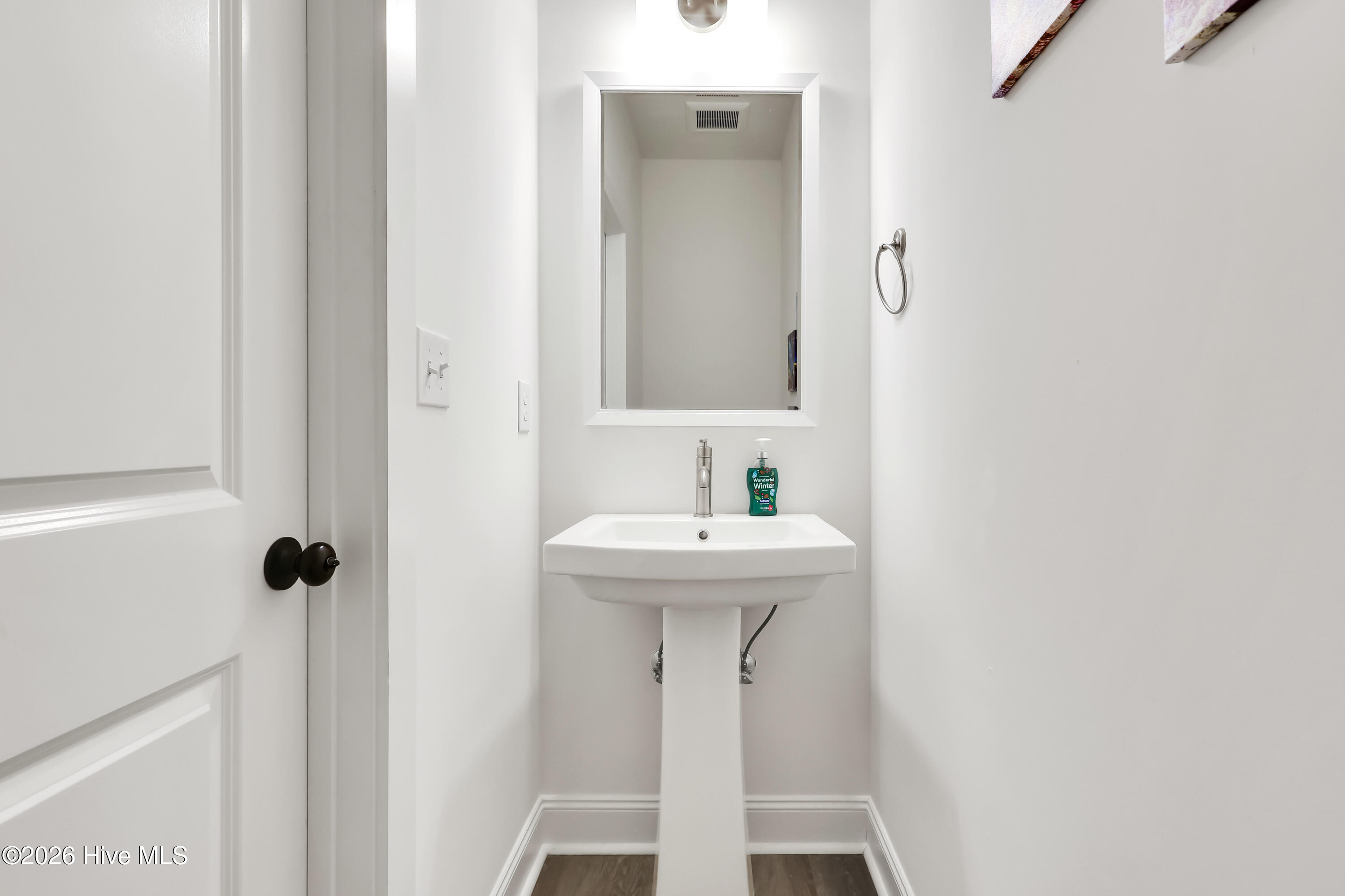 100557006 | Photo 31