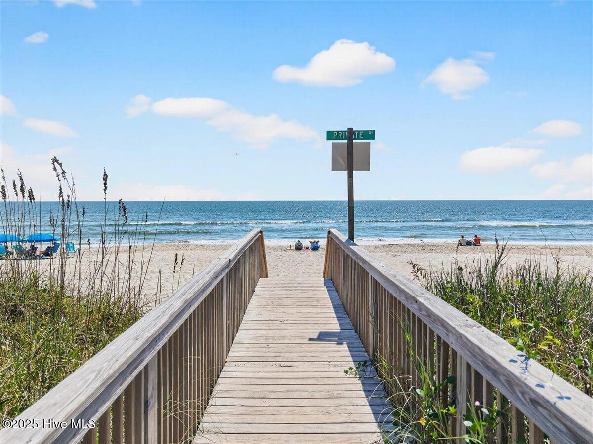 100529762 | Photo 43