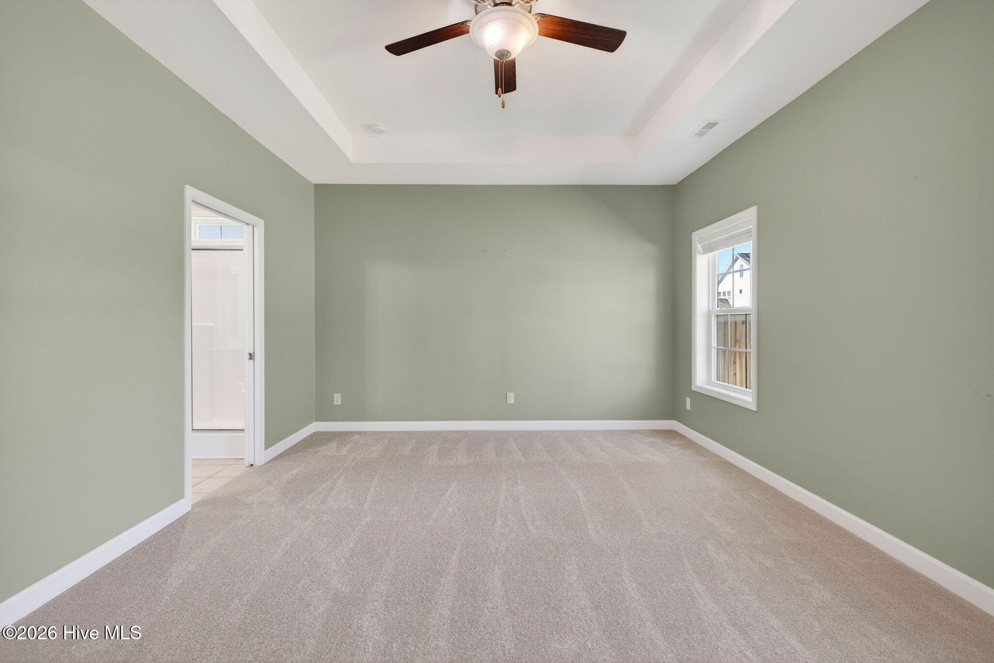 100564802 | Photo 21