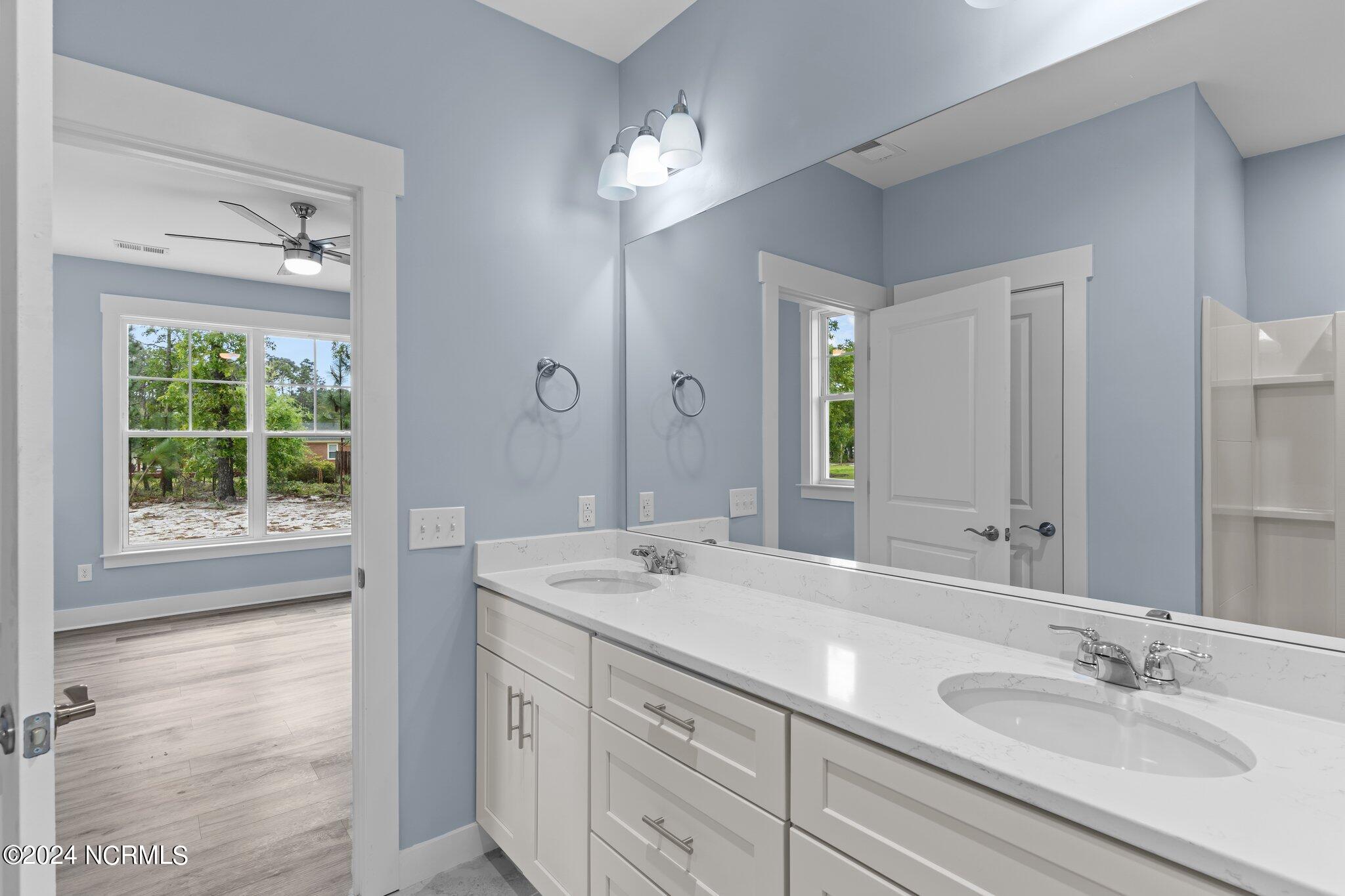 100531512 | Photo 28