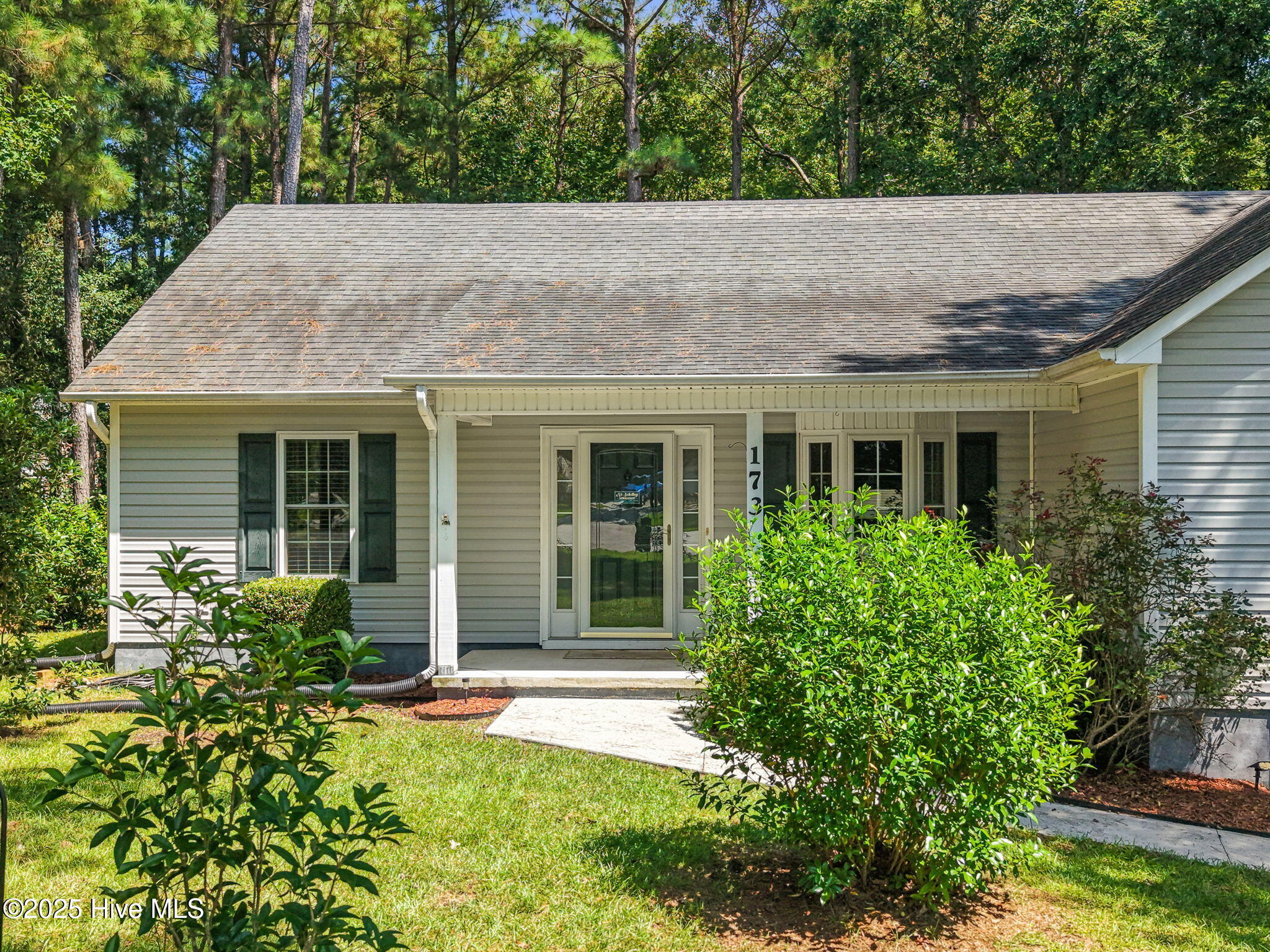 173 Live Oak Drive, Jacksonville, NC 28540 – photo 3: 3-web-or-mls-CAMMediaLLC.com (2 of 52)