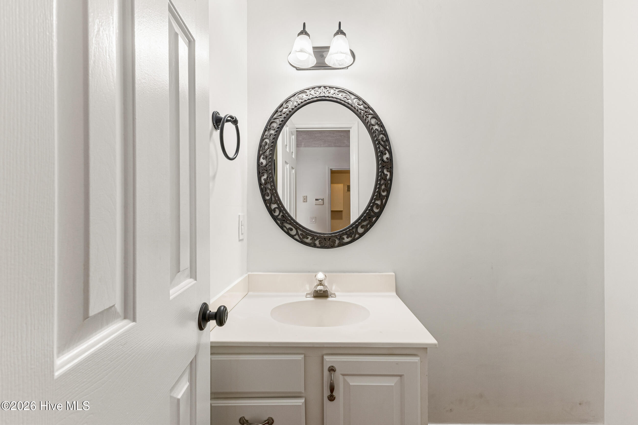 100567955 | Photo 55