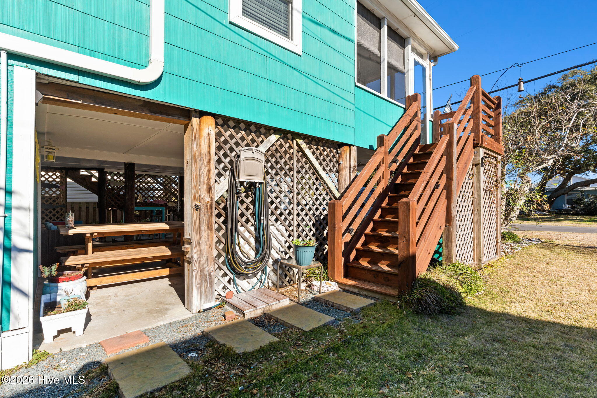 100546377 | Photo 35