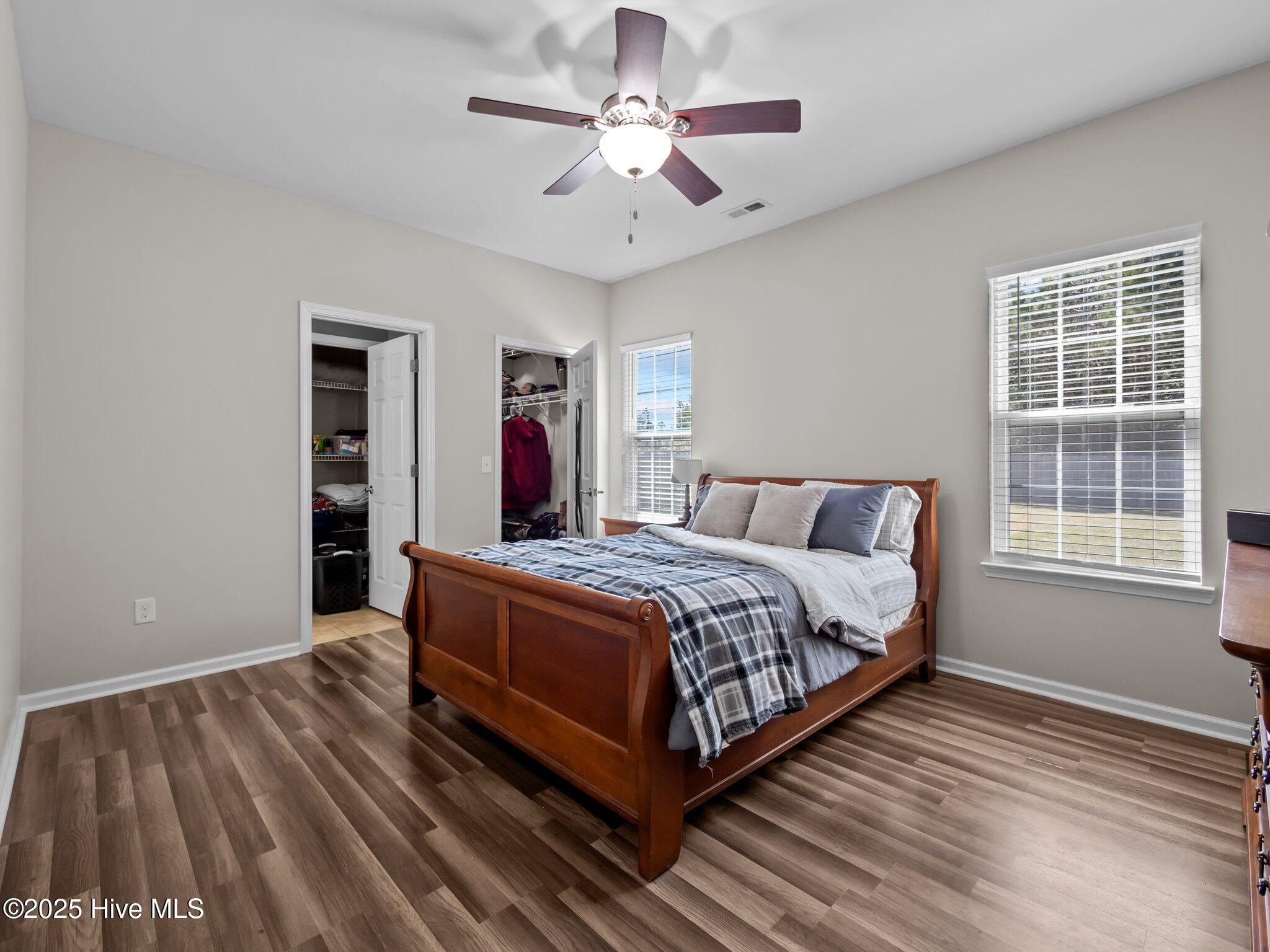 100561630 | Photo 10