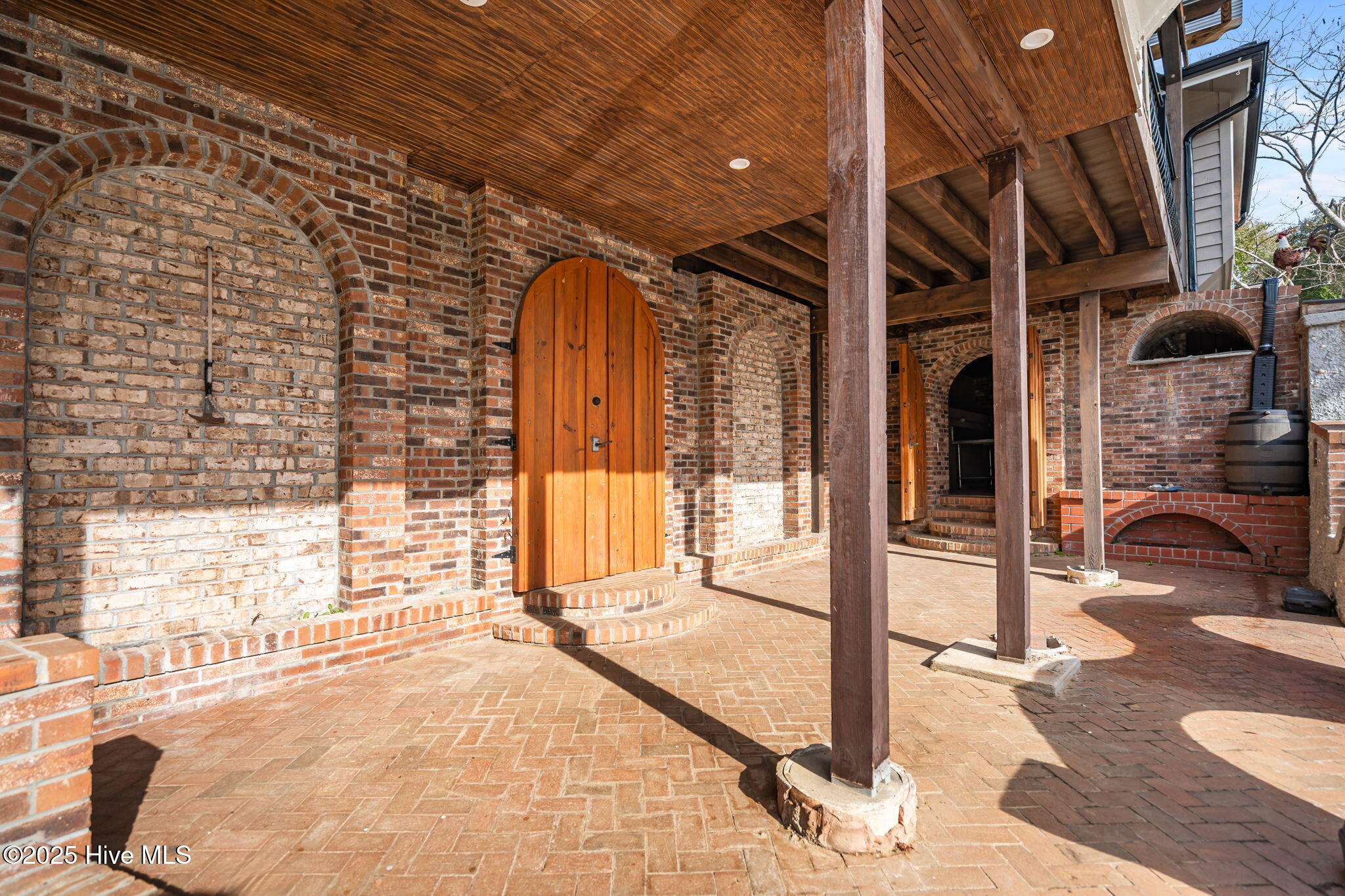 100536455 | Photo 45