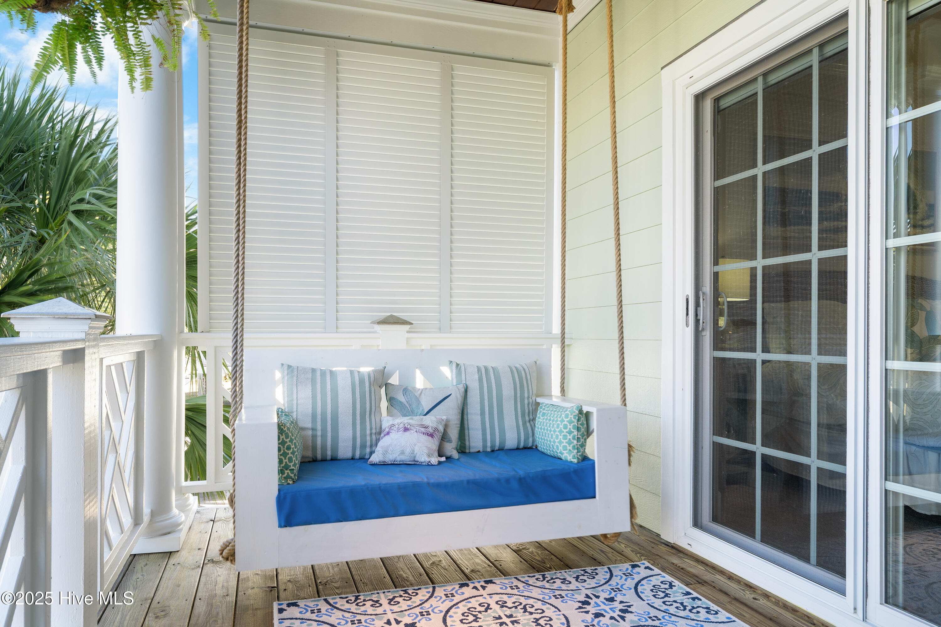 100541249 | Photo 11