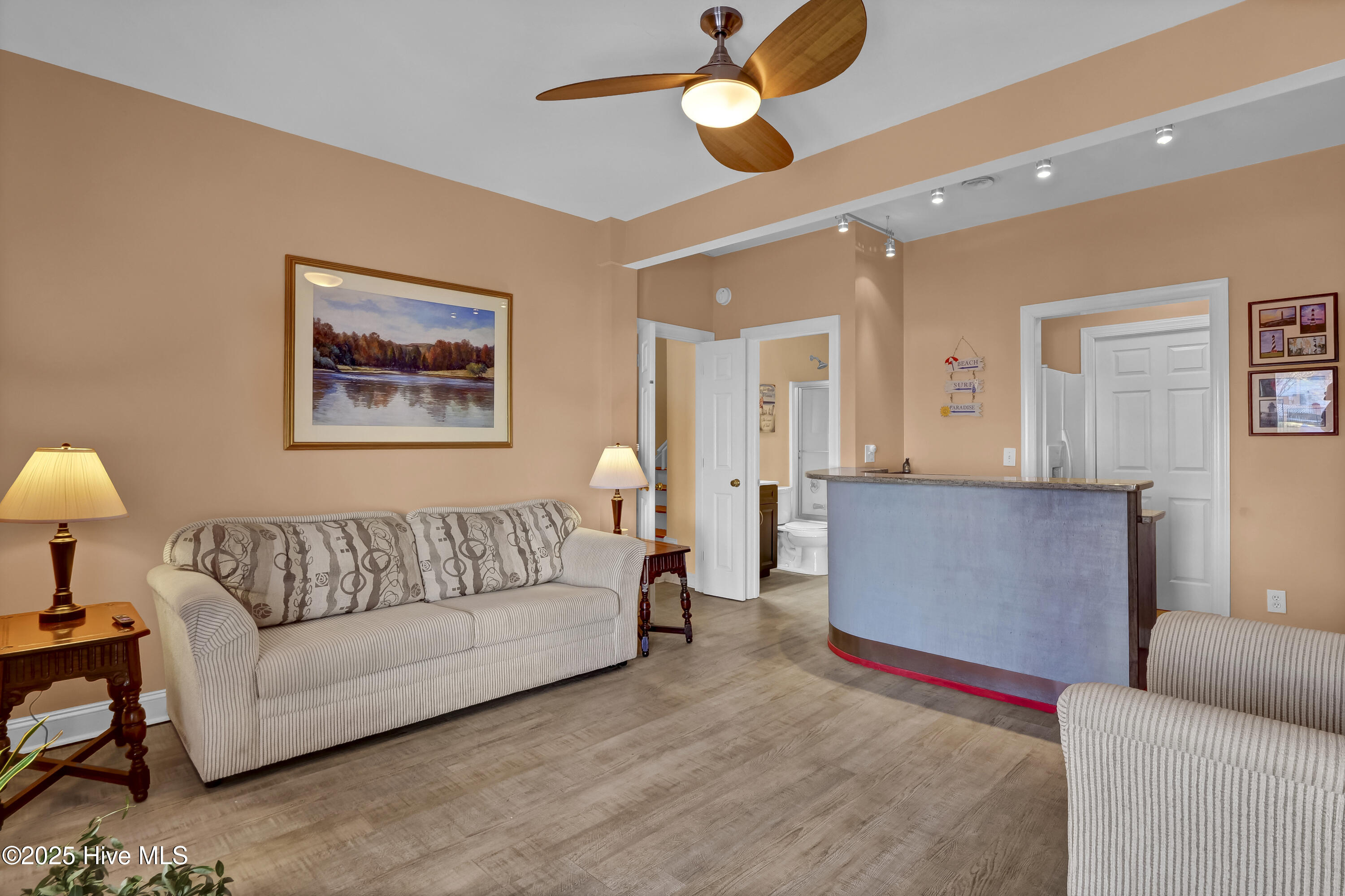 100497628 | Photo 39