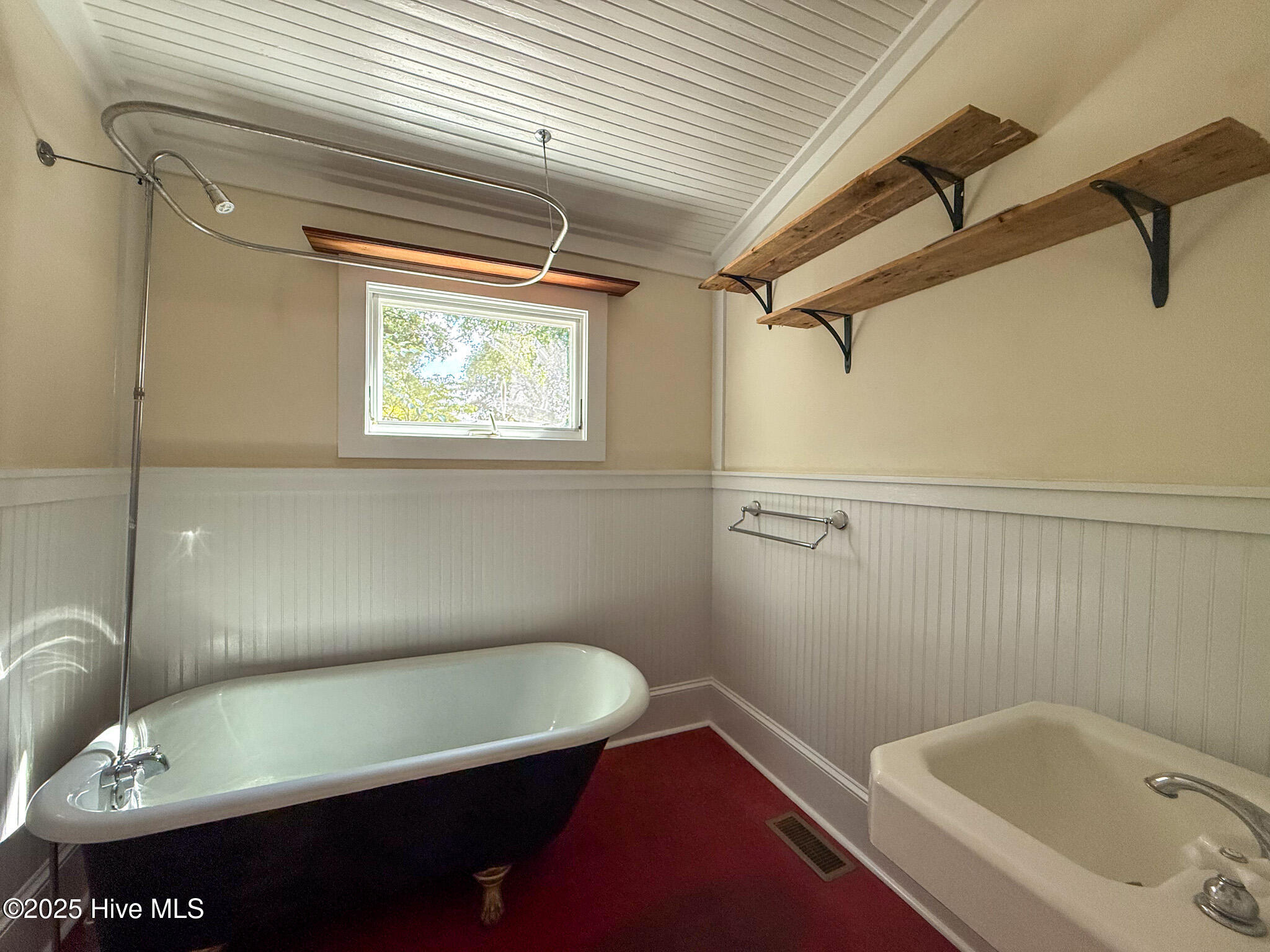 100528129 | Photo 24