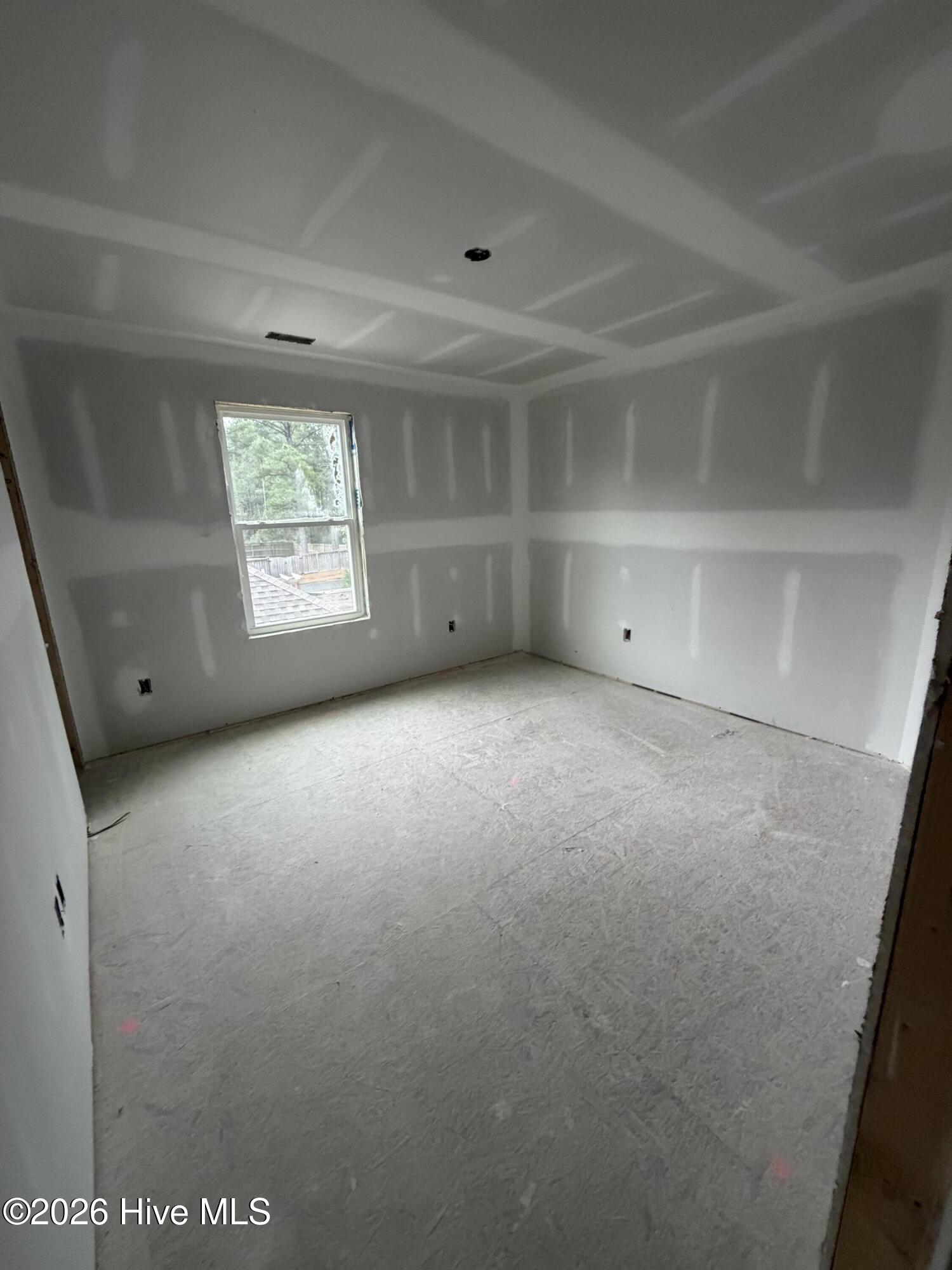 100547597 | Photo 60