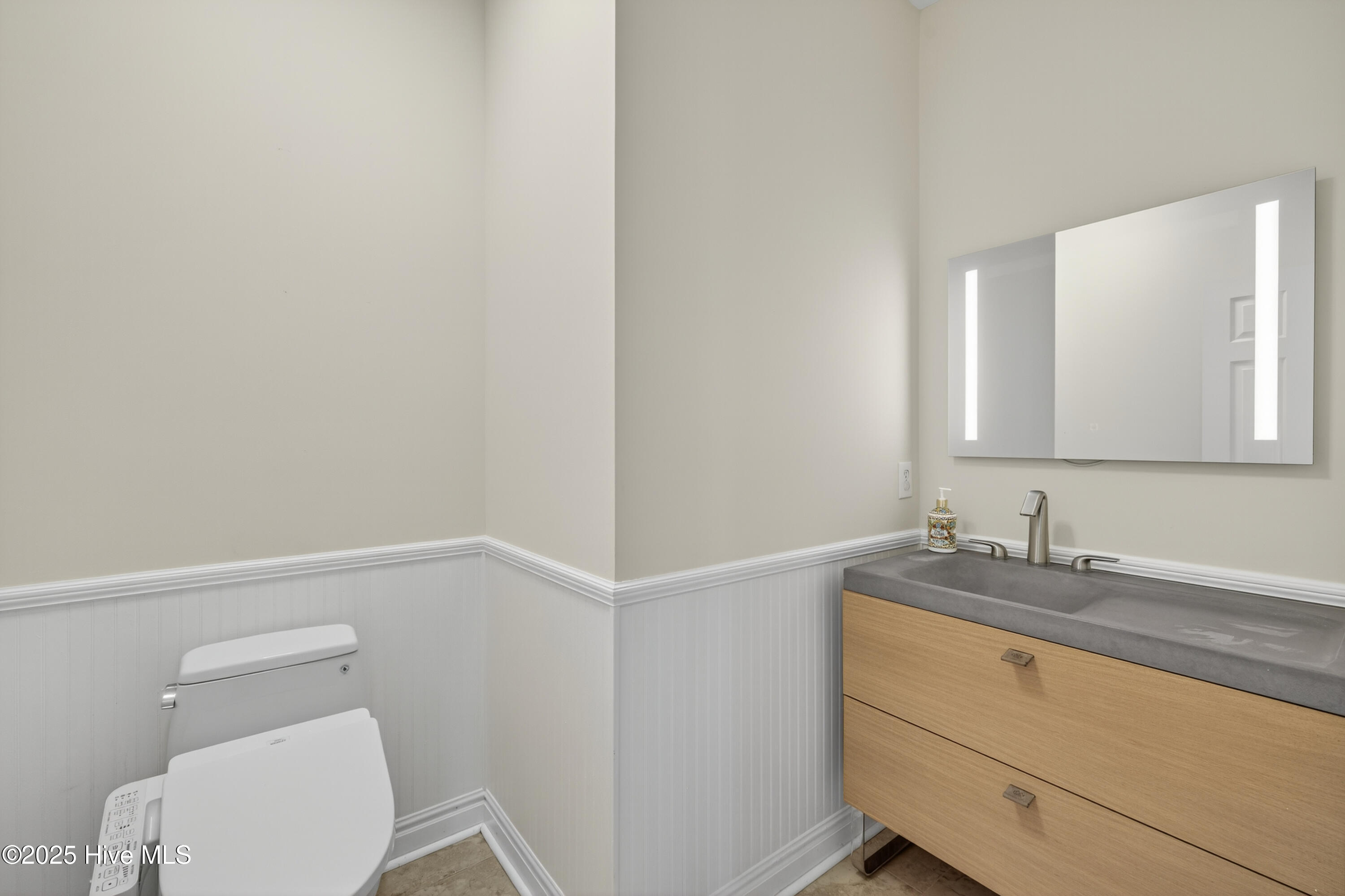 100539038 | Photo 44