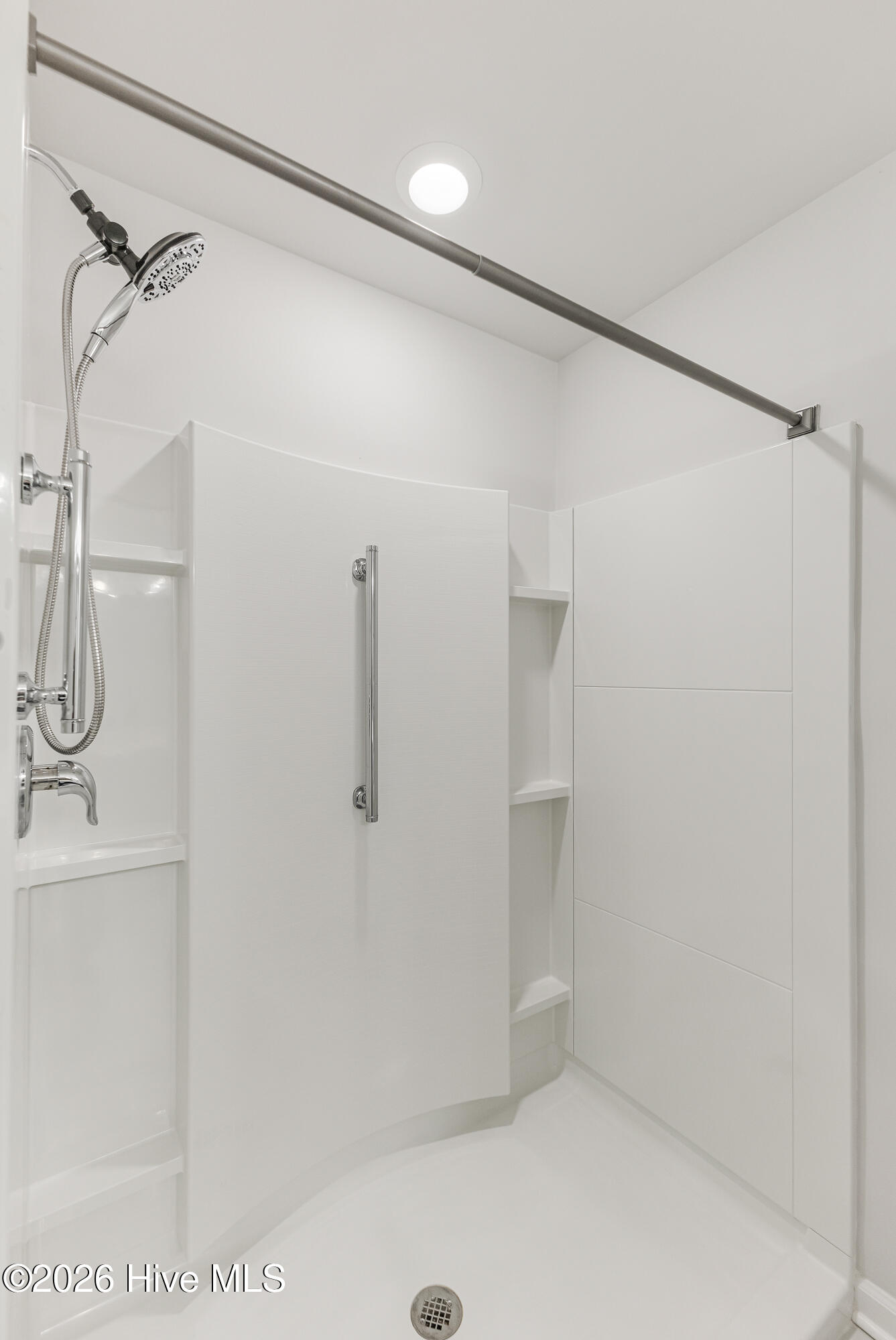 100561168 | Photo 18