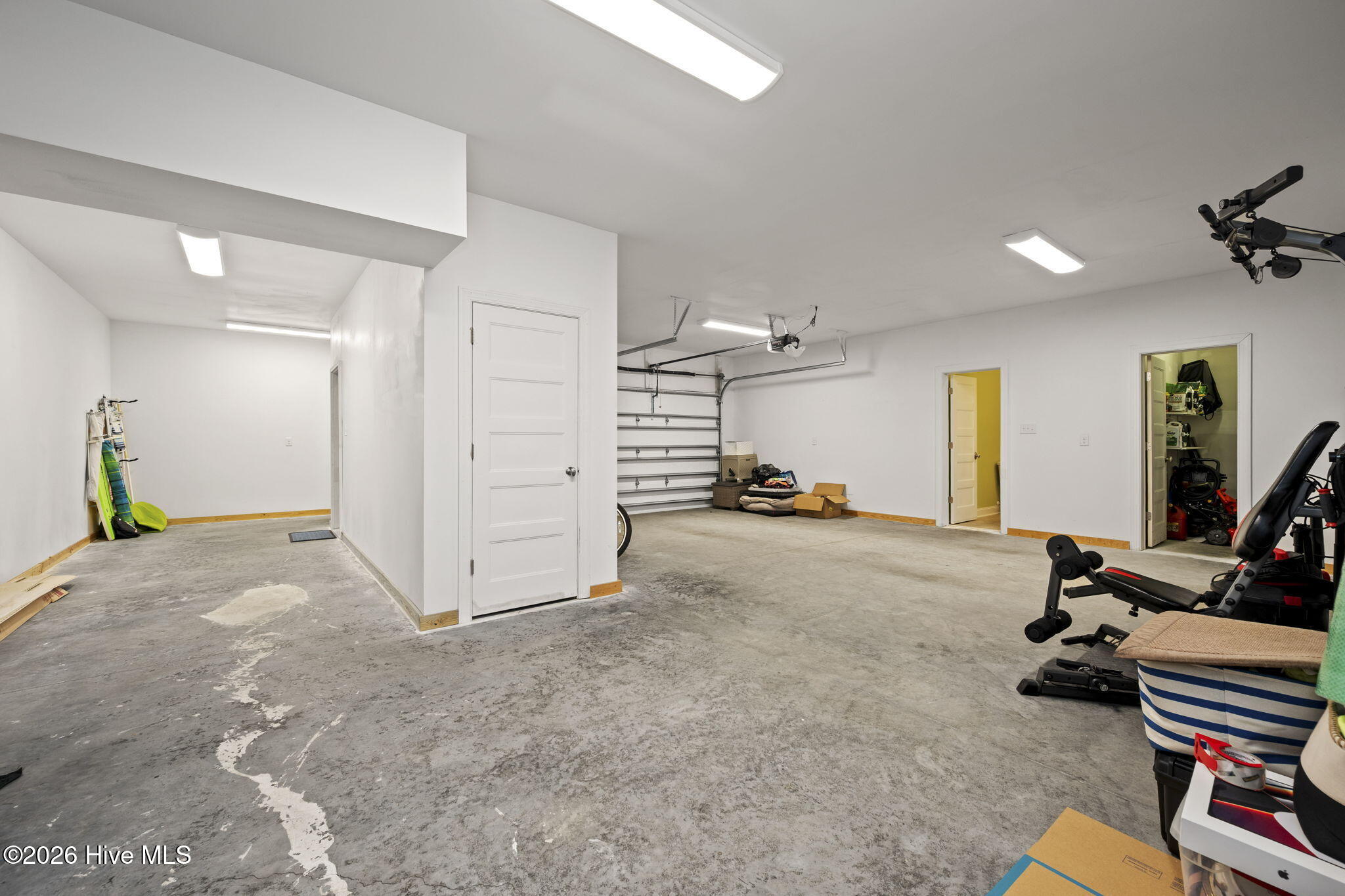 100561467 | Photo 55