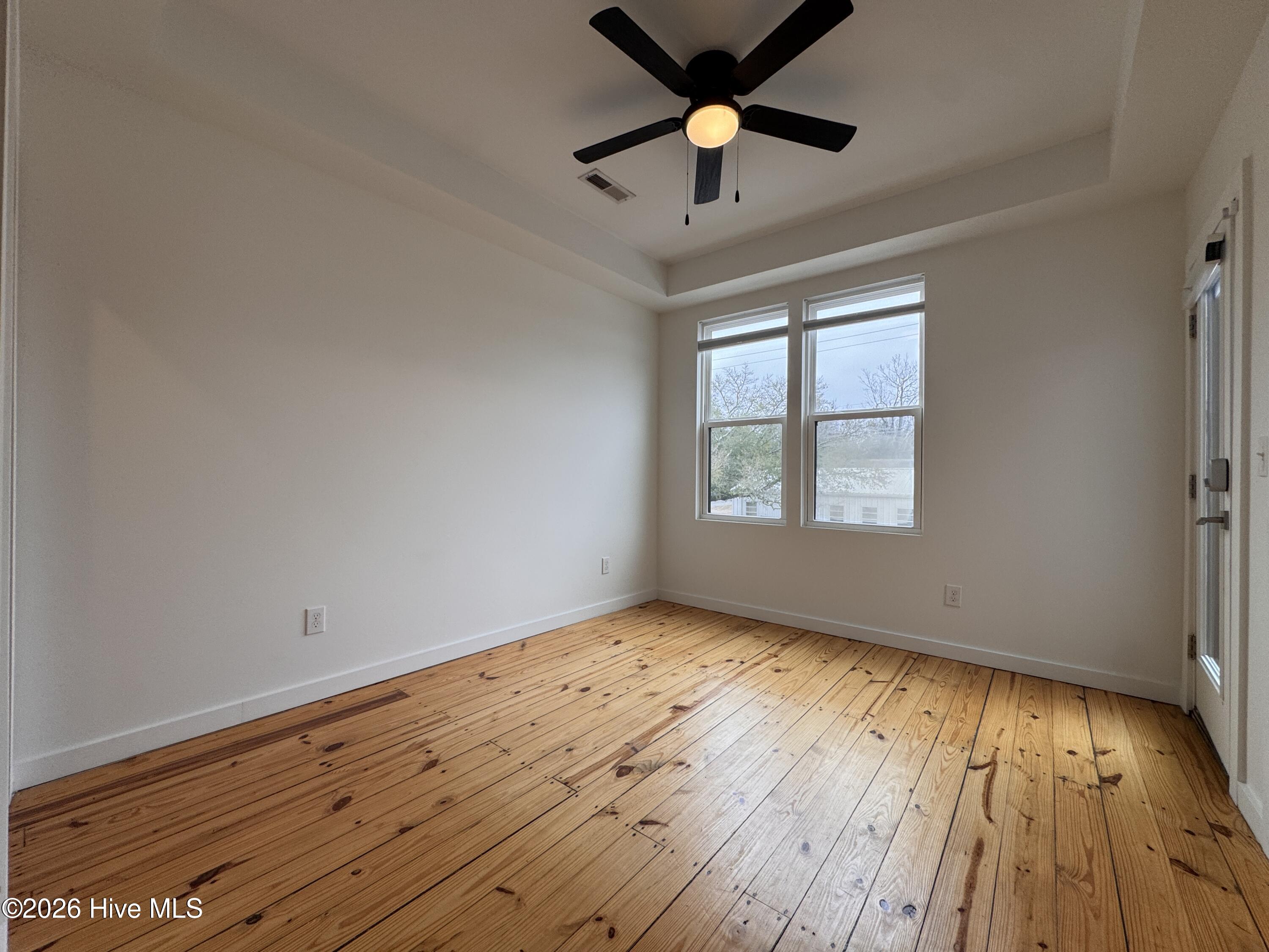 100553262 | Photo 13