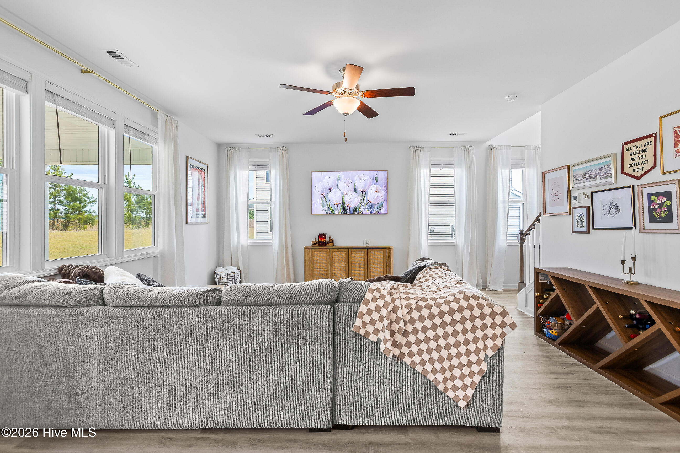 100566421 | Photo 11