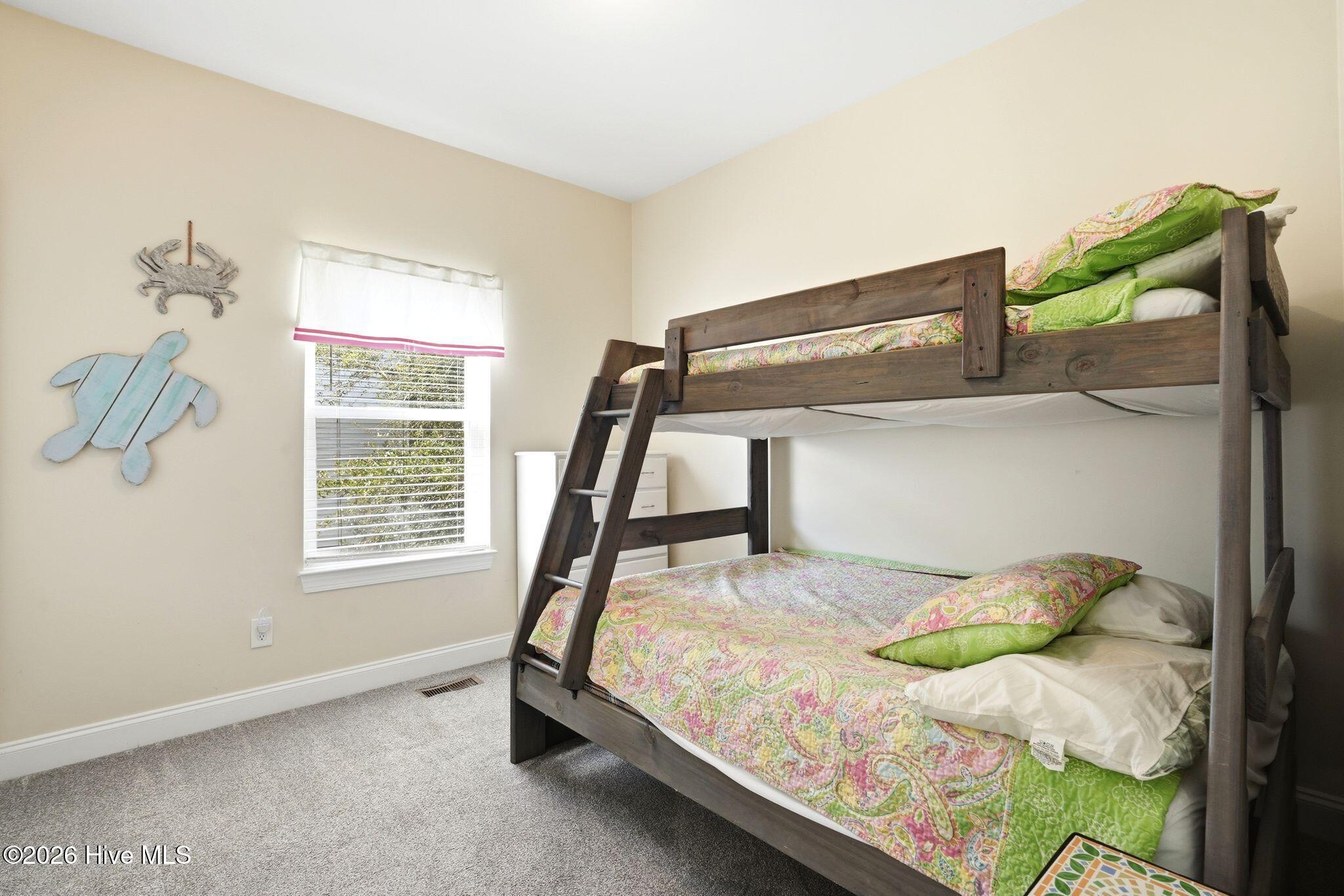 100561242 | Photo 23