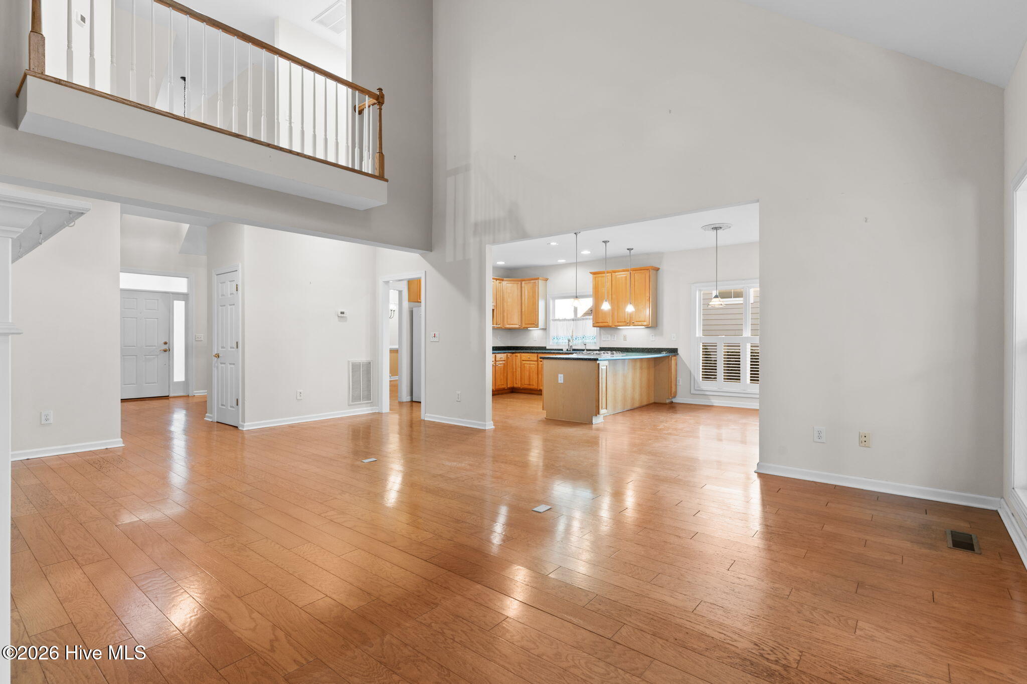 100551669 | Photo 42