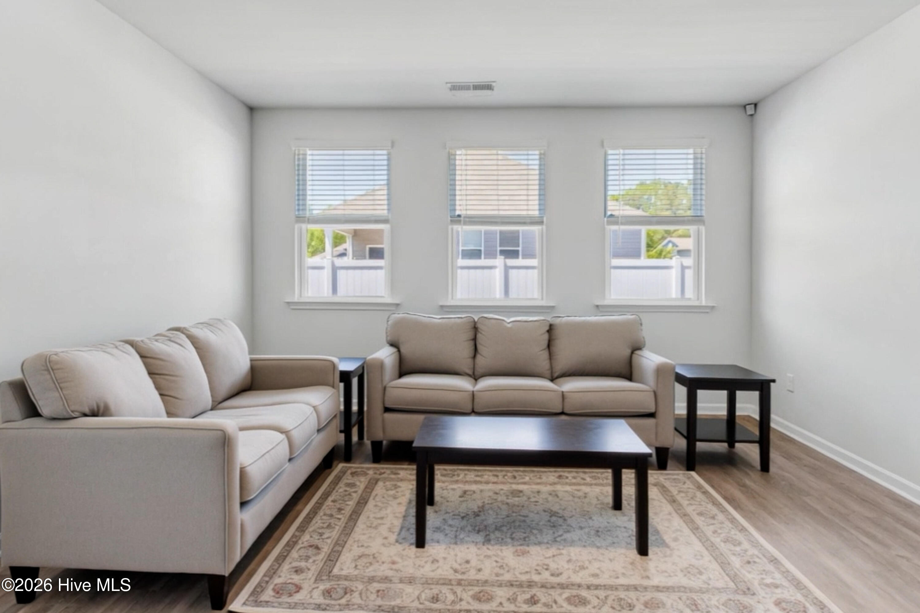 100521011 | Photo 17