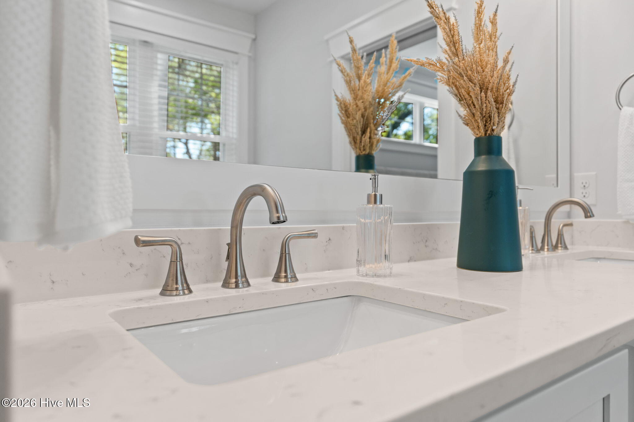 100546665 | Photo 35