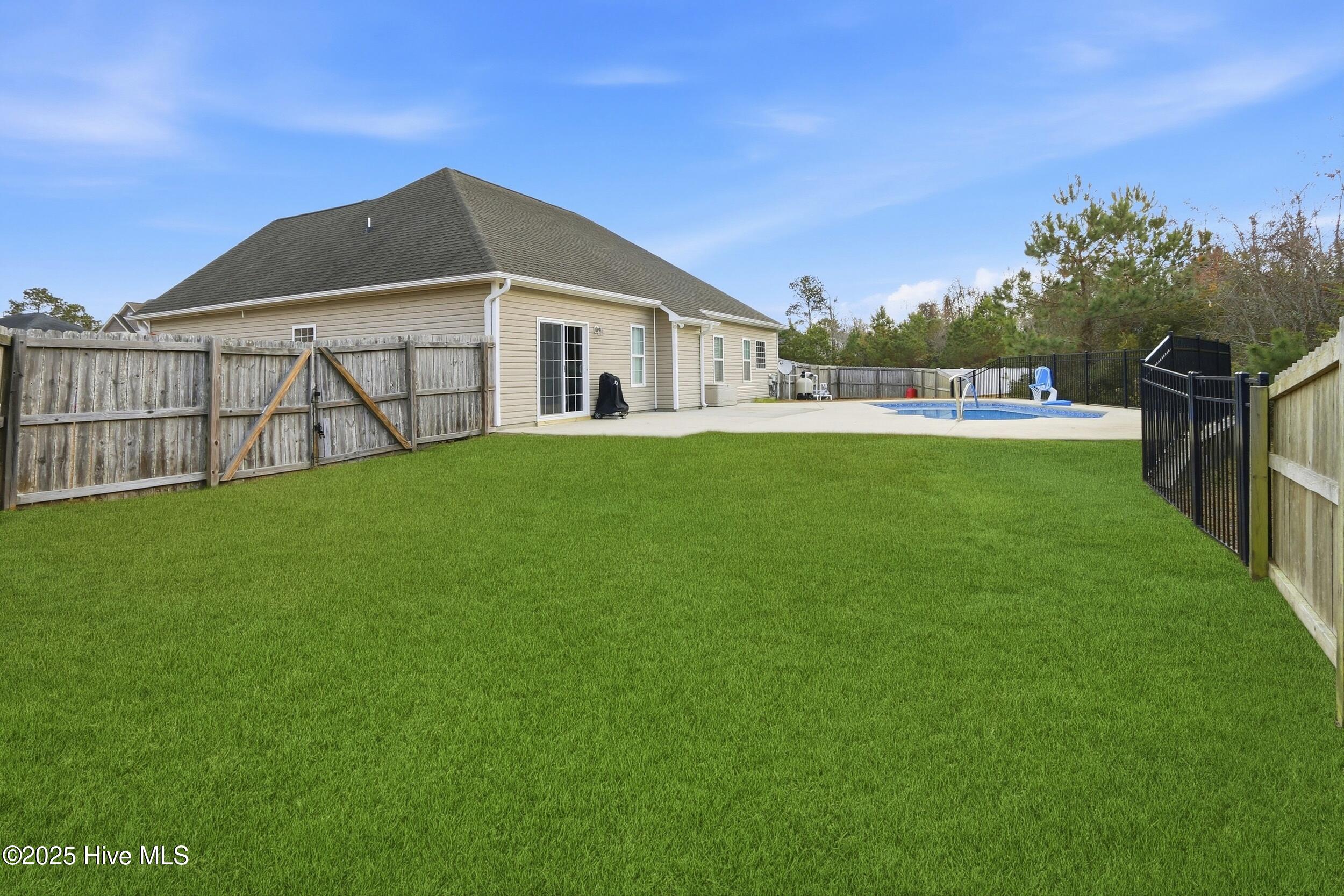 100545601 | Photo 52