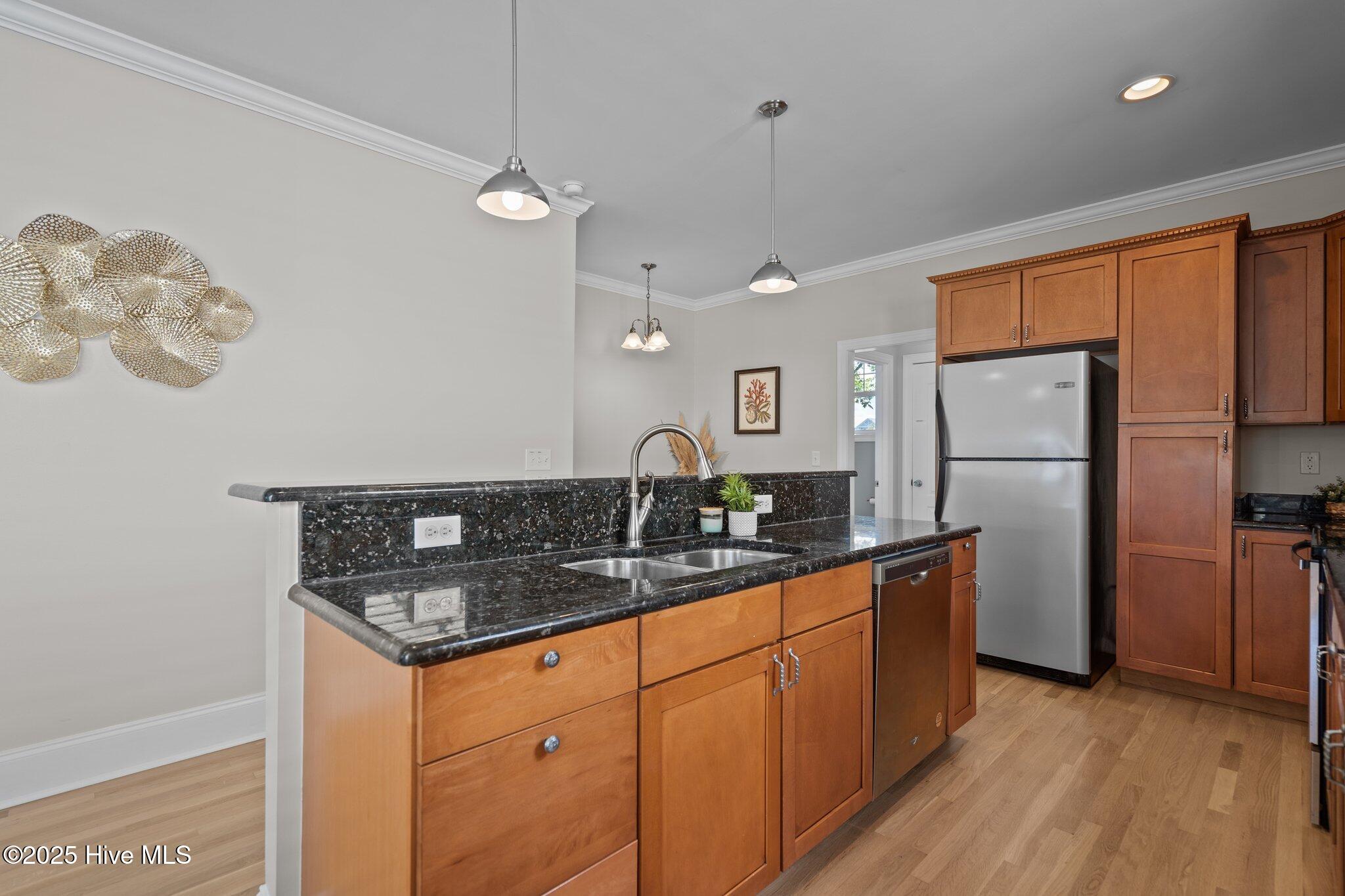 100500957 | Photo 17