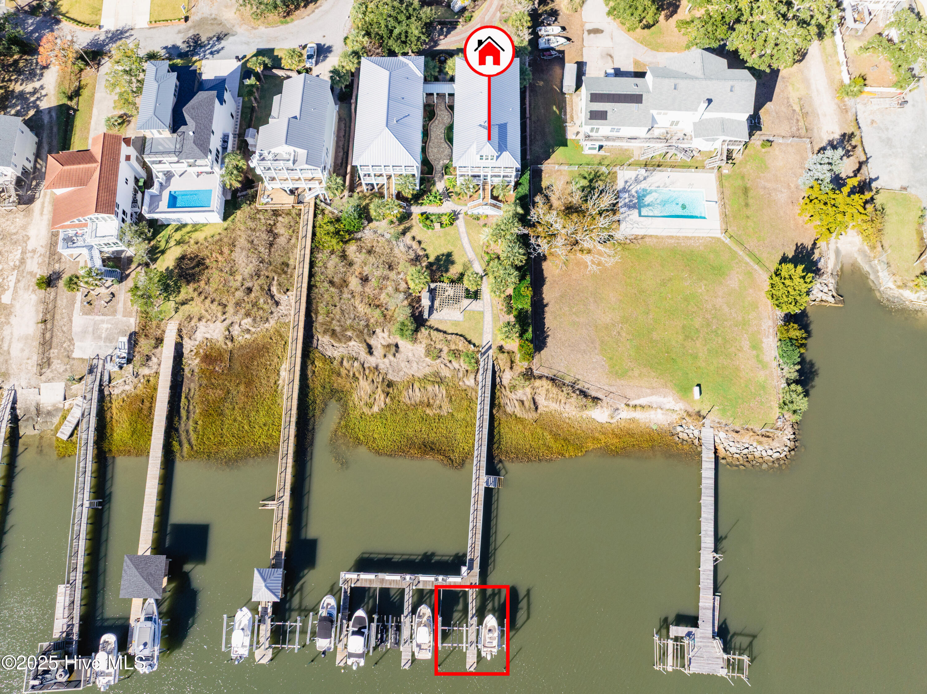 100541249 | Photo 96