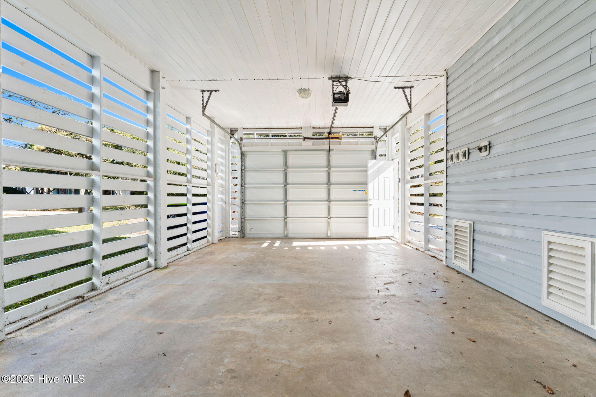 100542158 | Photo 54