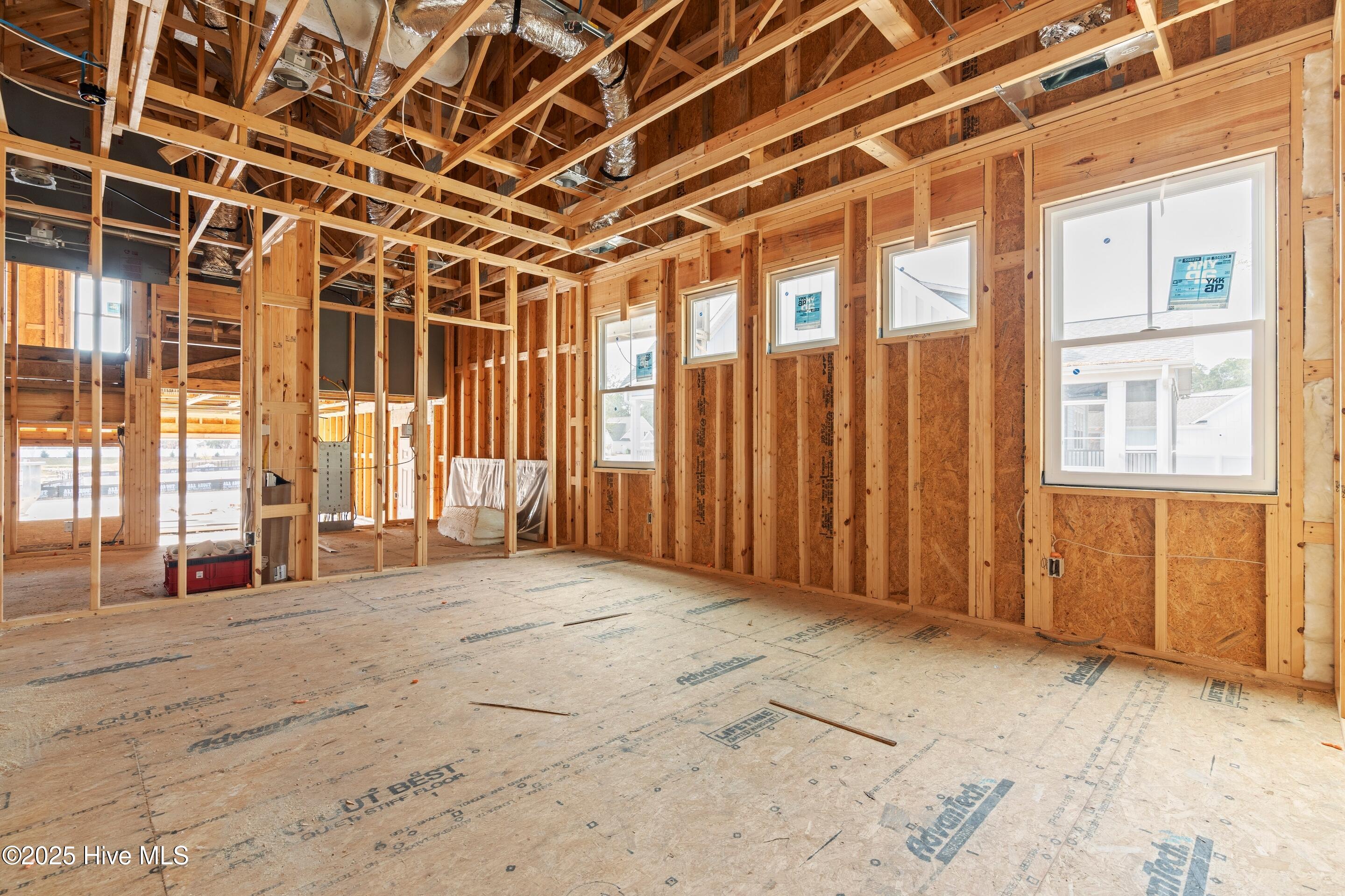 100543070 | Photo 39