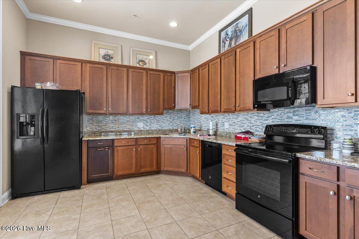 100547784 | Photo 61