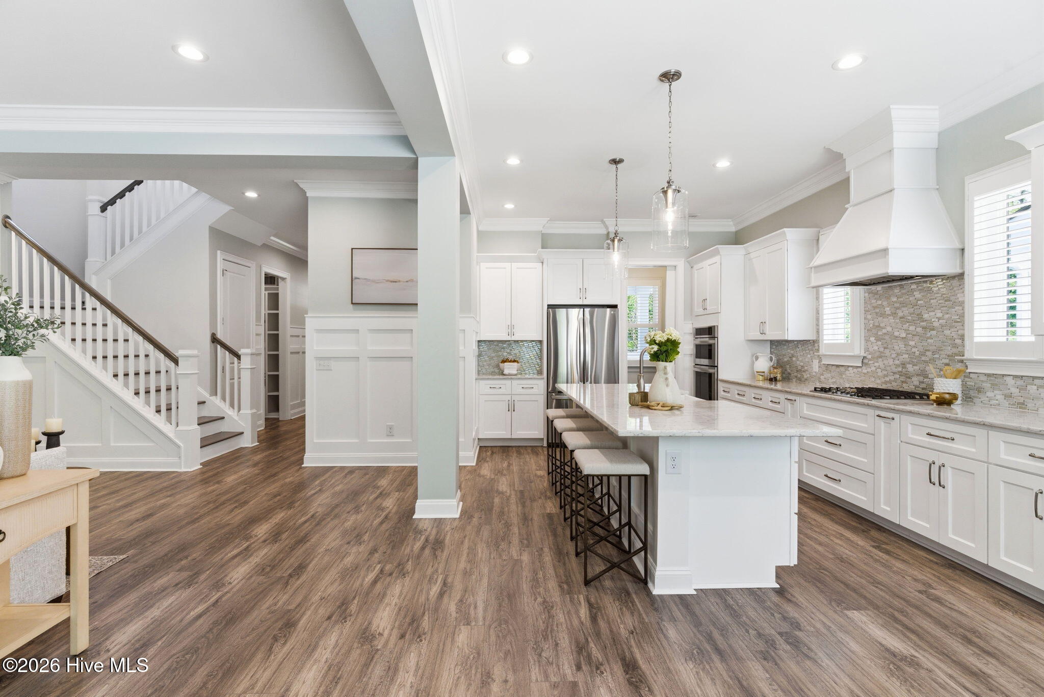 100569885 | Photo 18