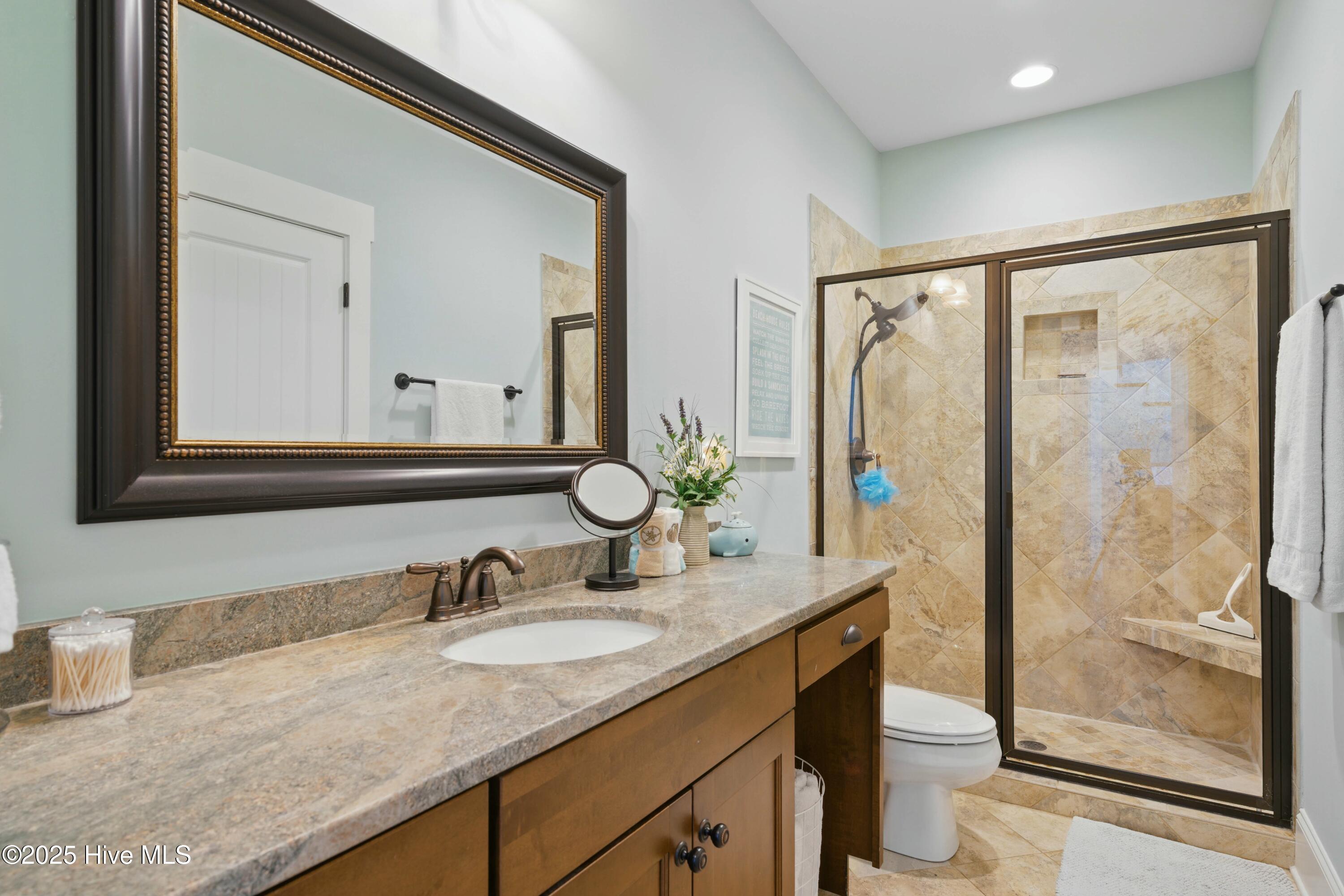 100560955 | Photo 22