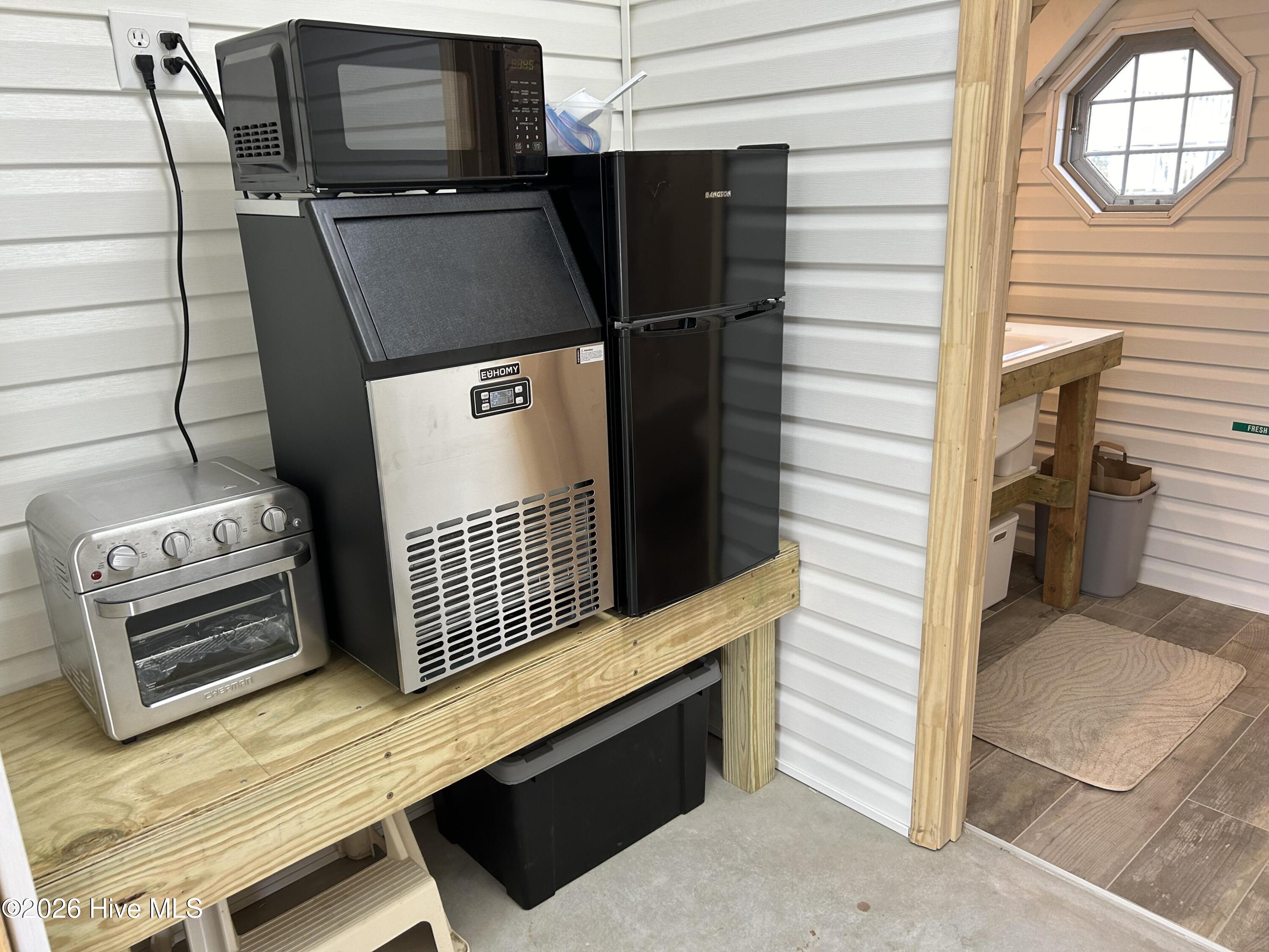 100553308 | Photo 38