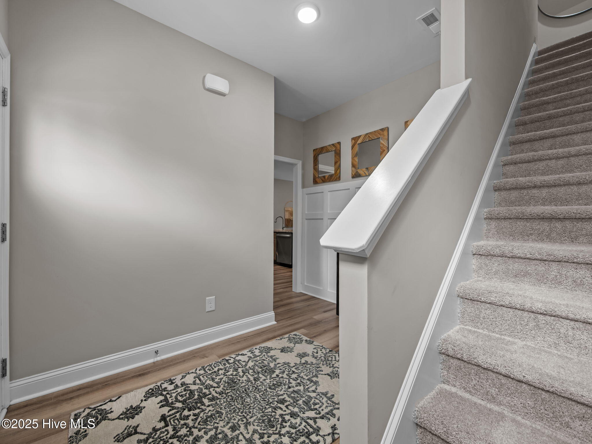 100546187 | Photo 37