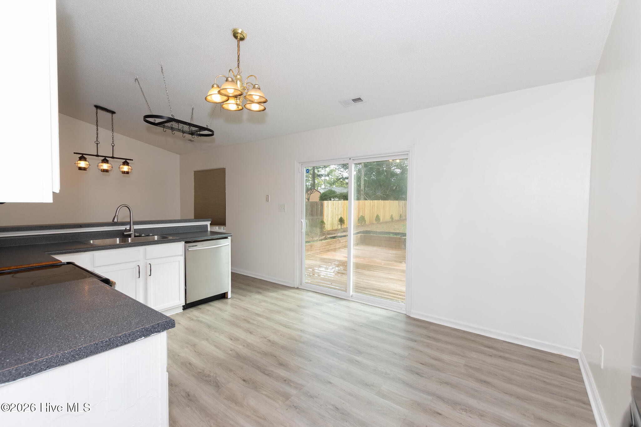 100550624 | Photo 20