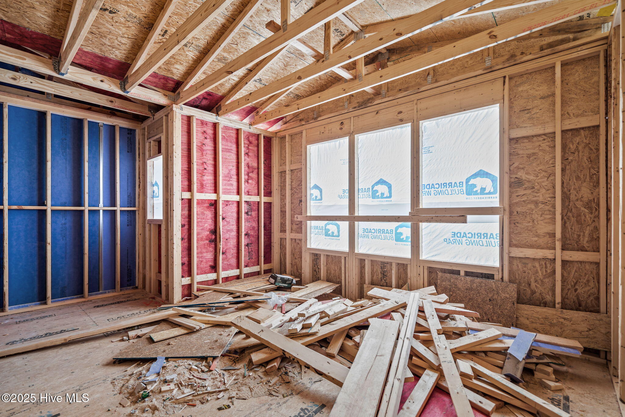 100547046 | Photo 25