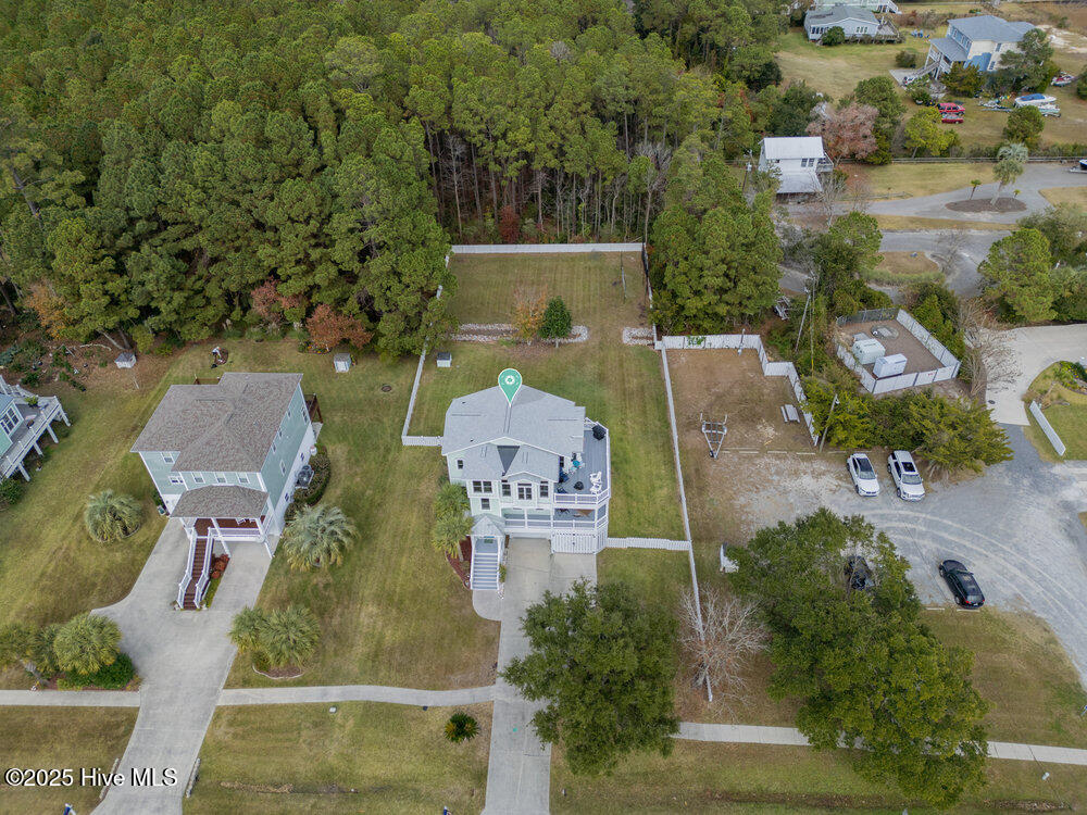 100542782 | Photo 63