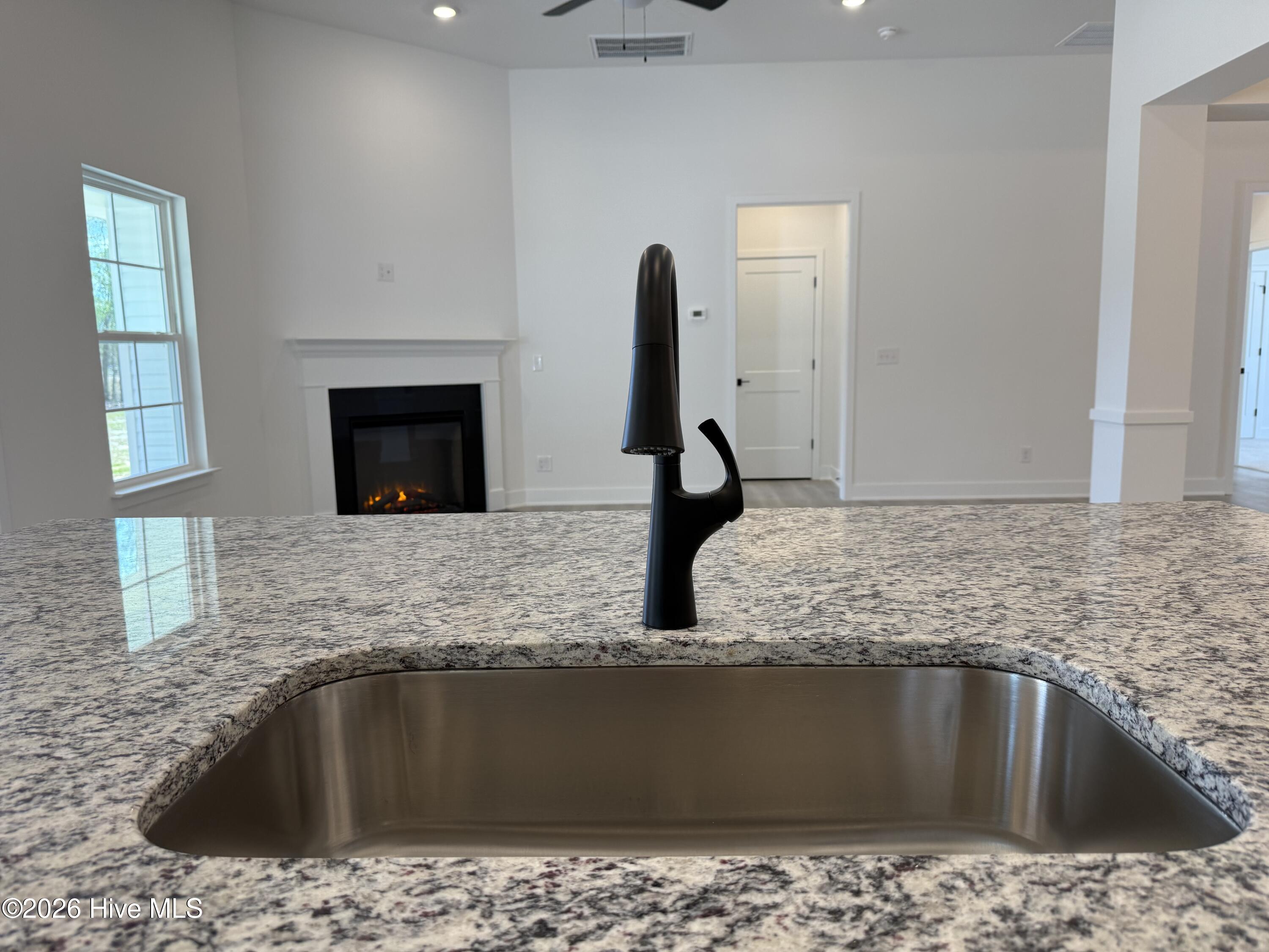 100546686 | Photo 26